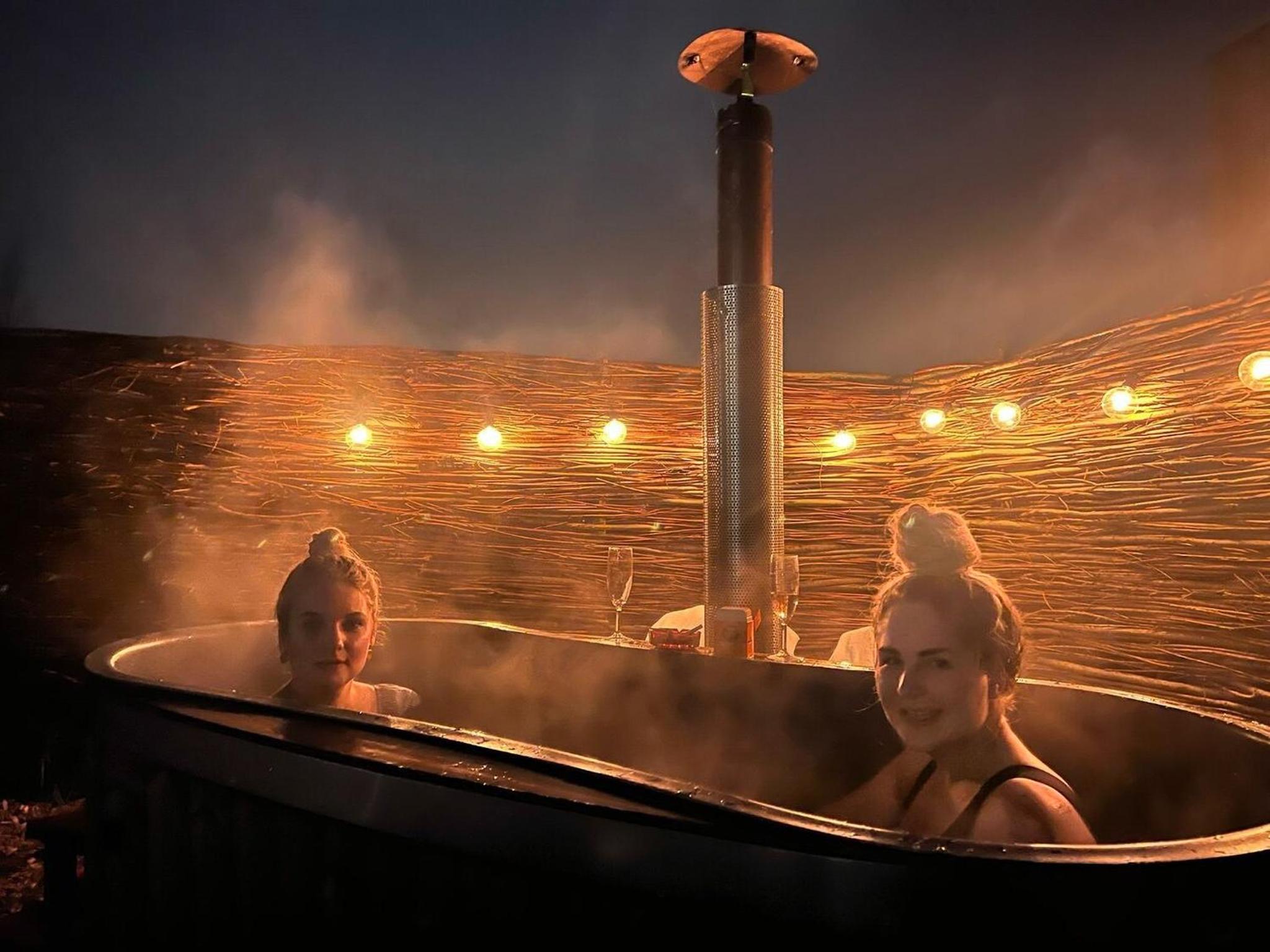 Bed & Wellness Pigs and Pillows with private hottub and sauna and tandembike rental included in price near Amsterdam