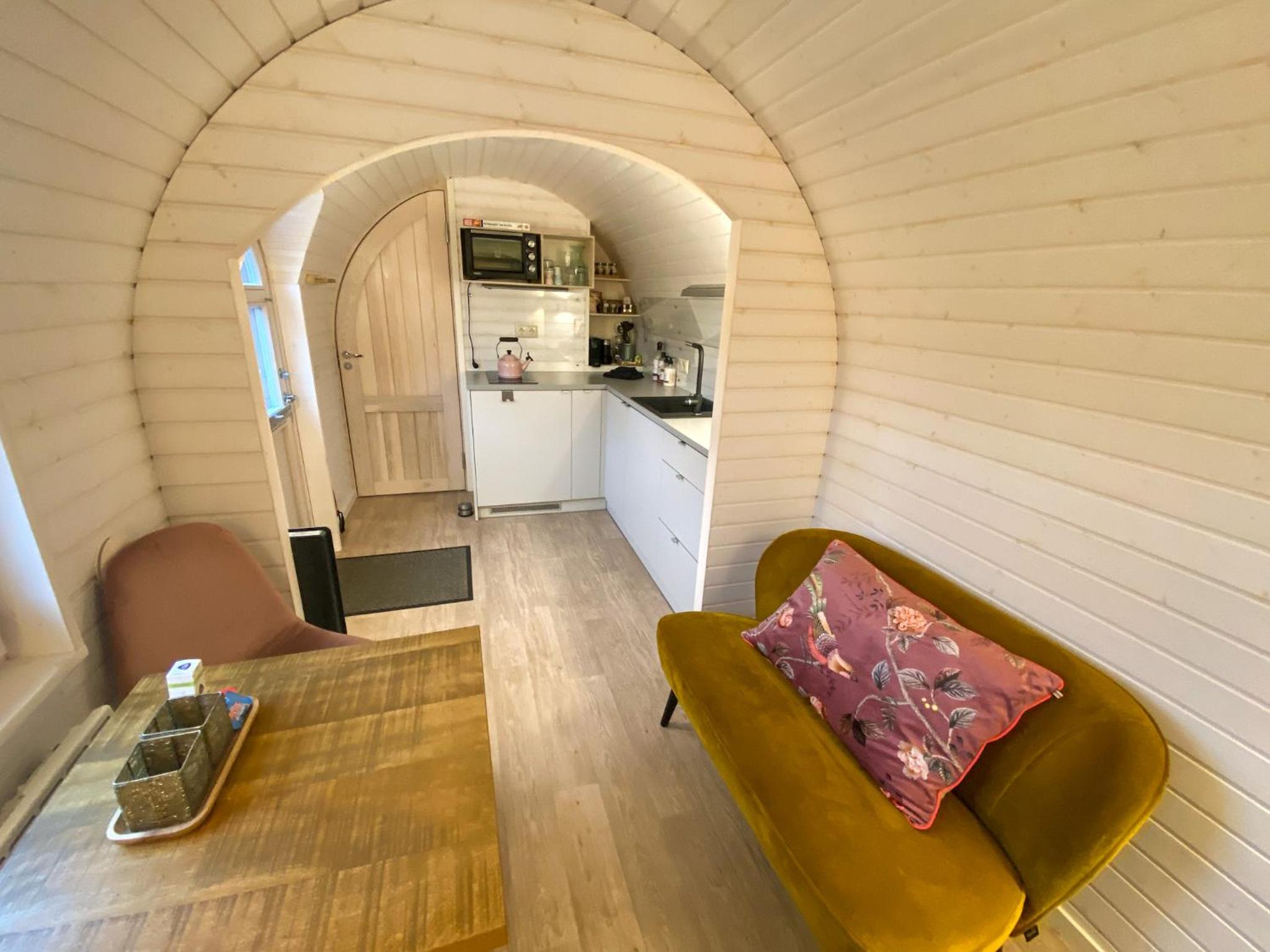 Bed & Wellness Pigs and Pillows with private hottub and sauna and tandembike rental included in price near Amsterdam