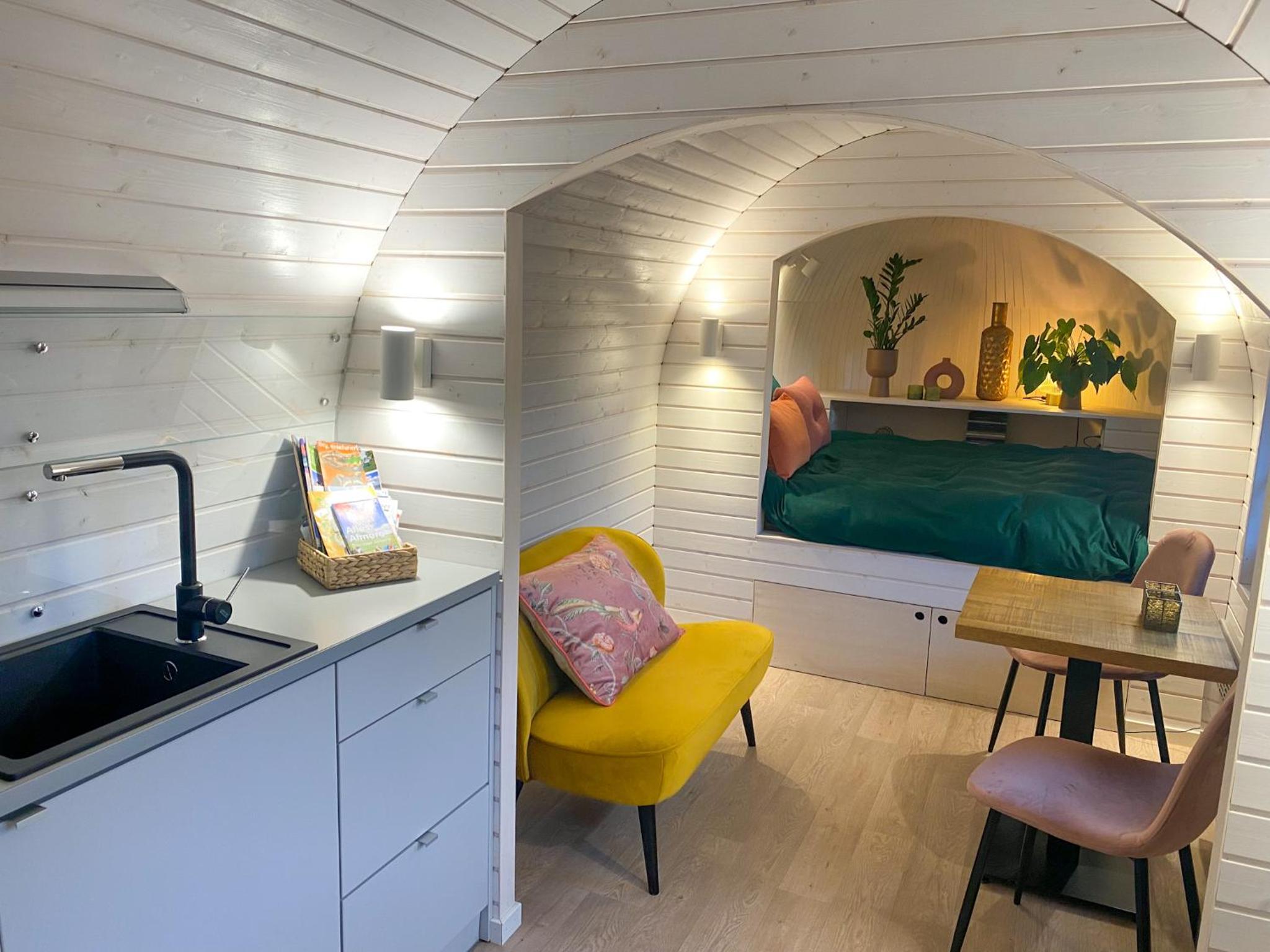 Bed & Wellness Pigs and Pillows with private hottub and sauna and tandembike rental included in price near Amsterdam