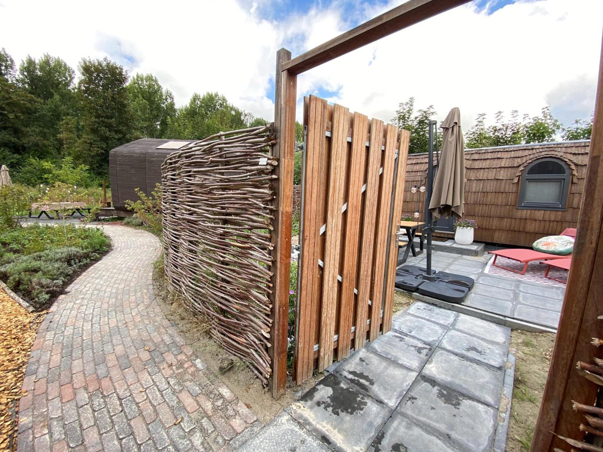 Bed & Wellness Pigs and Pillows with private hottub and sauna and tandembike rental included in price near Amsterdam