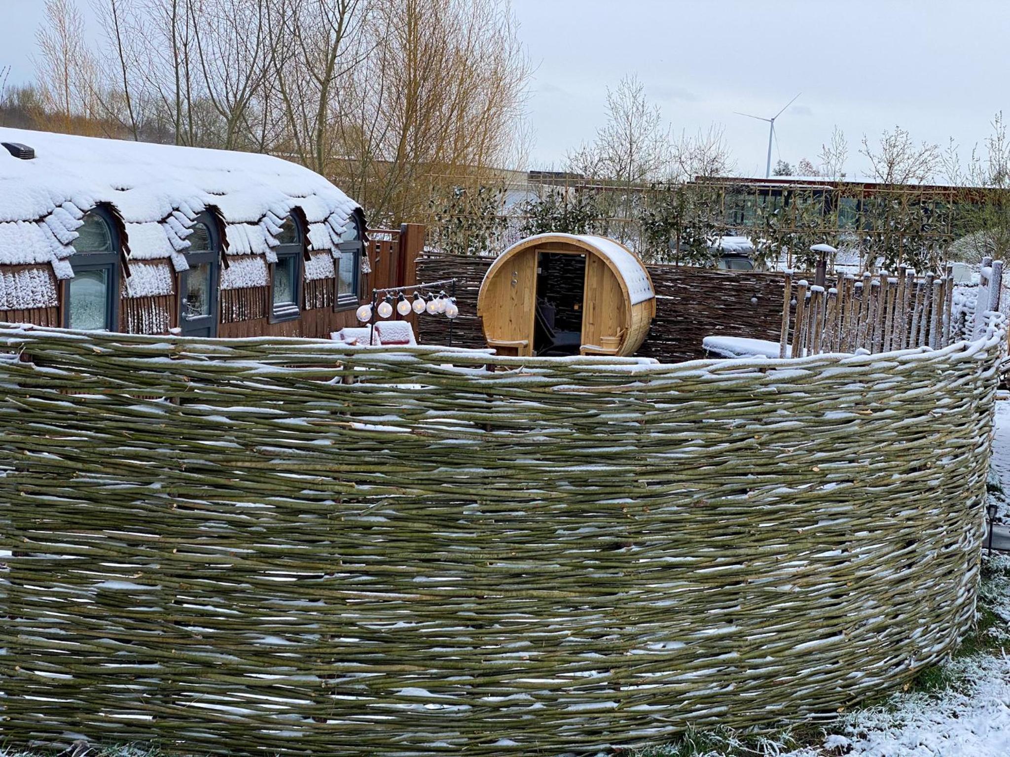 Bed & Wellness Pigs and Pillows with private hottub and sauna and tandembike rental included in price near Amsterdam