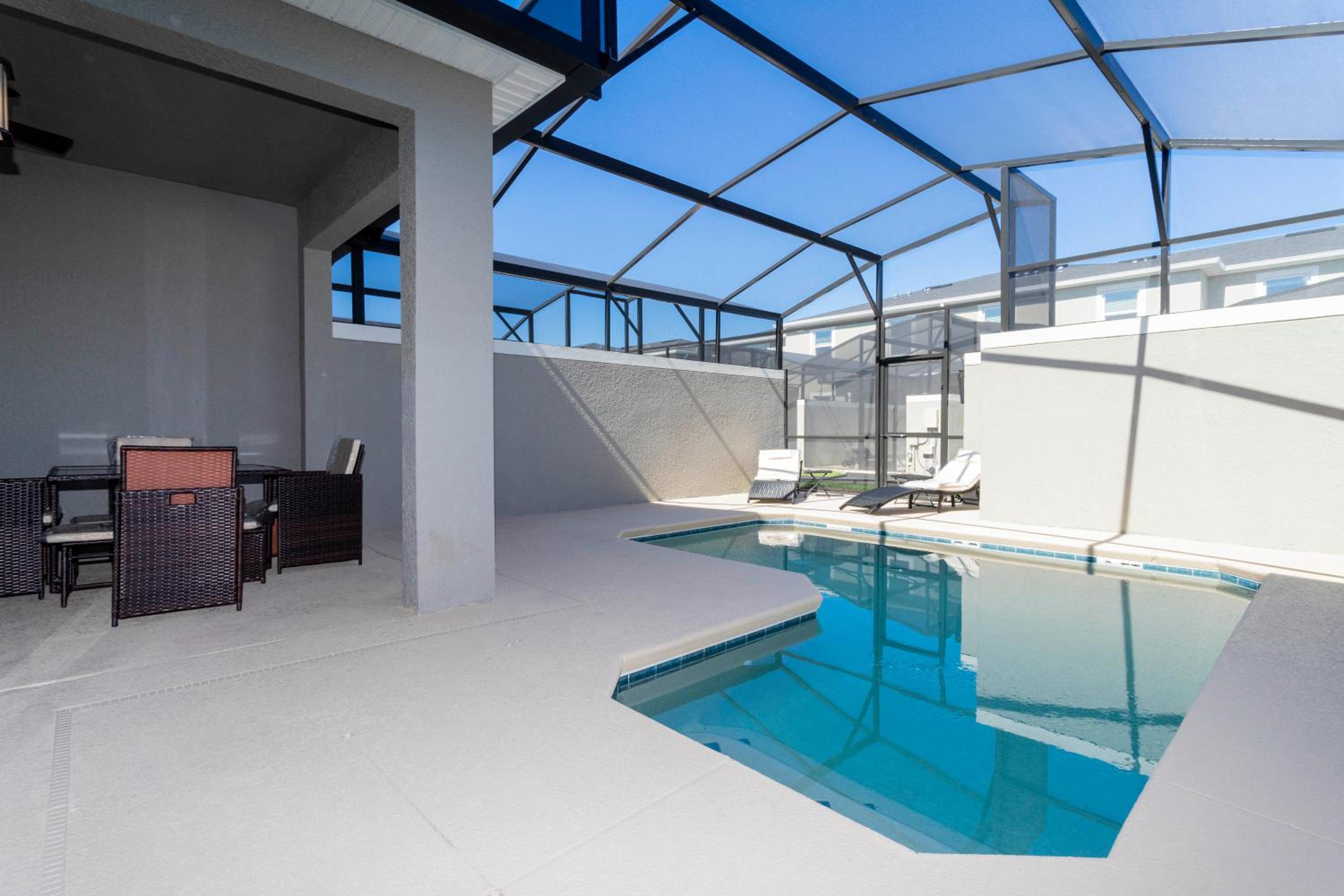 Gorgeous 4 Bd Close to Disney w/ Pool @ Storey Lake Resort 4245 view 3