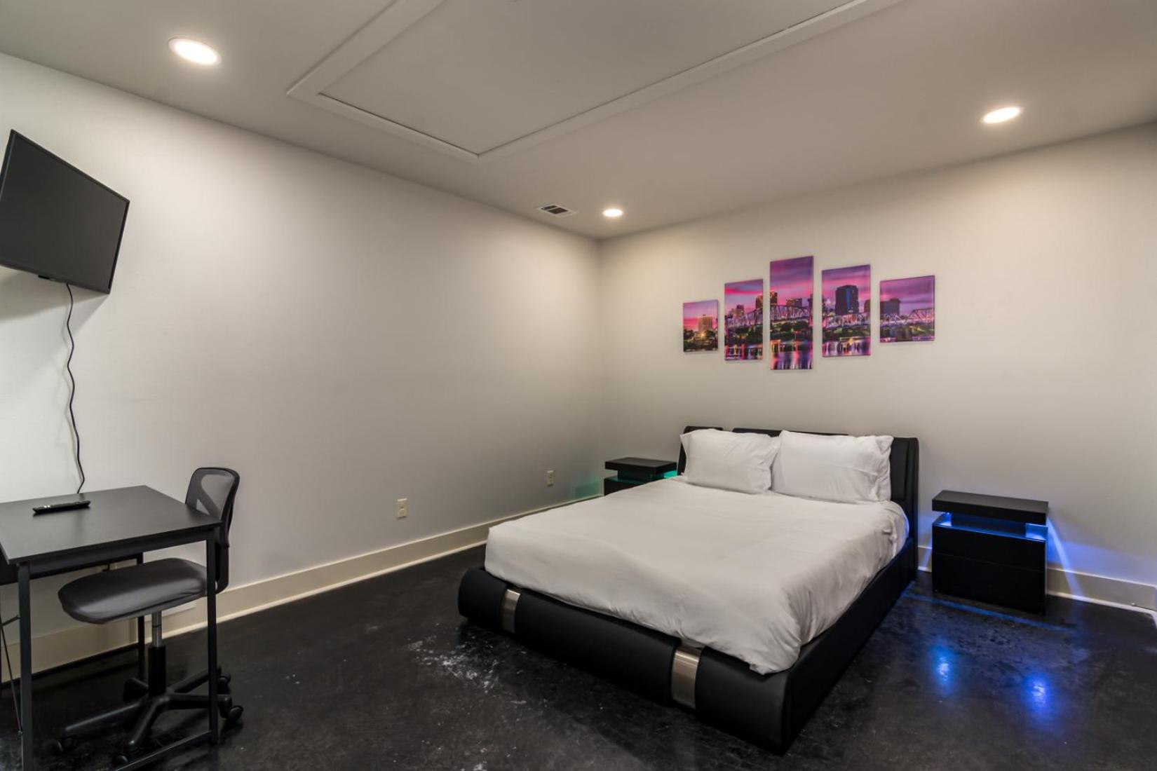 Amazing downtown location for groups! view 4