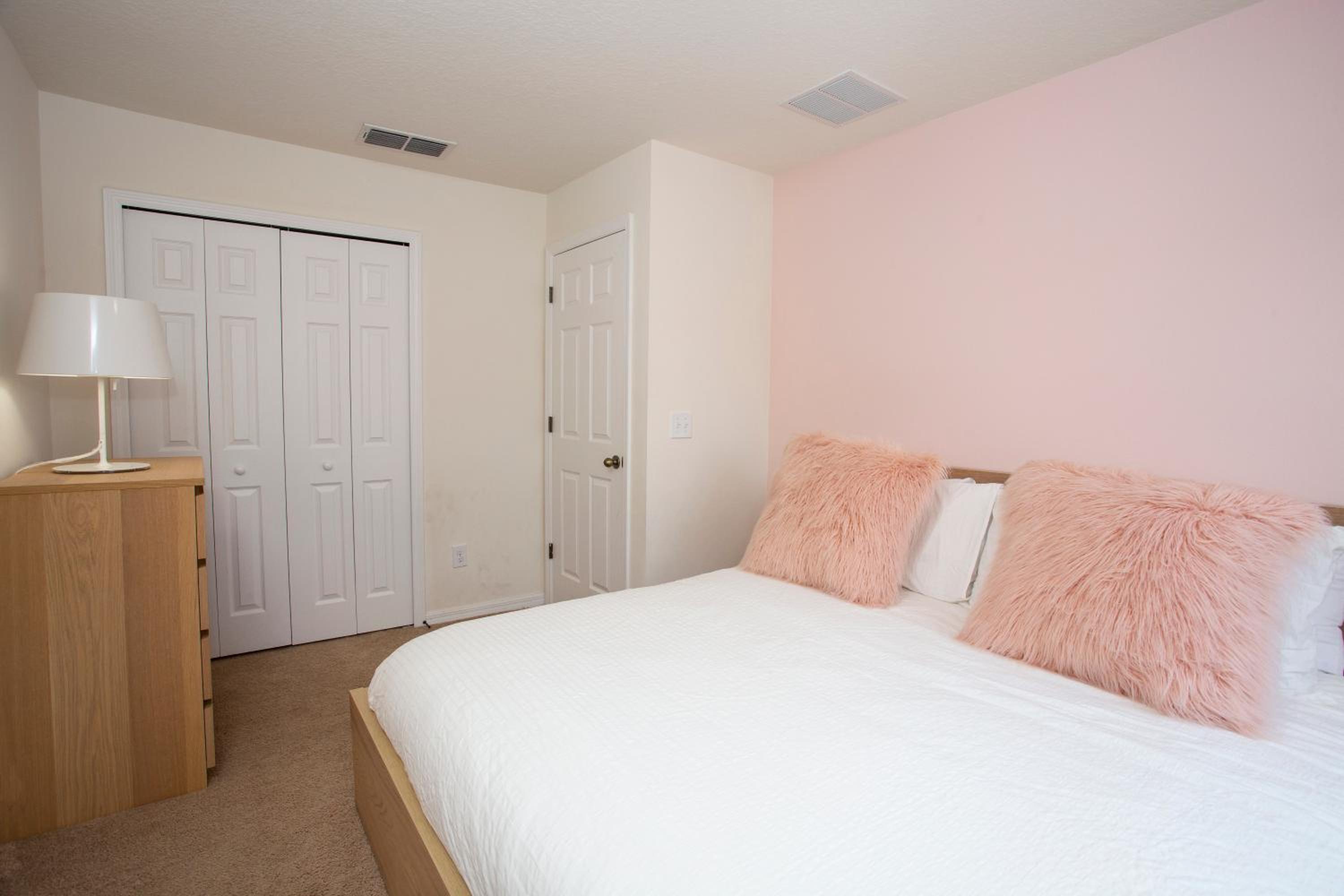 Four Bedrooms Townhouse 4563