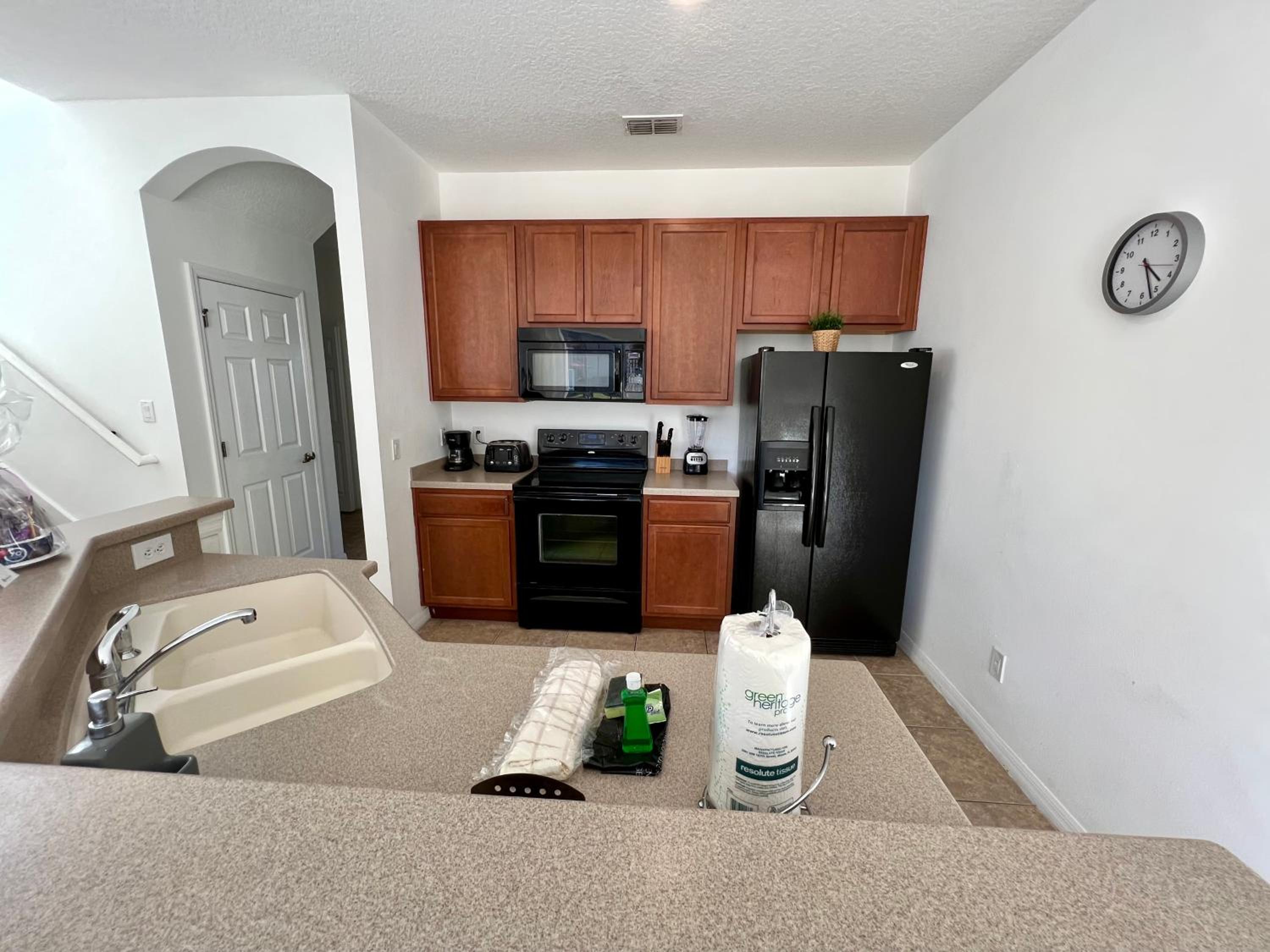 Four Bedroom w/ Screened Pool Close to Disney 4572 view 5