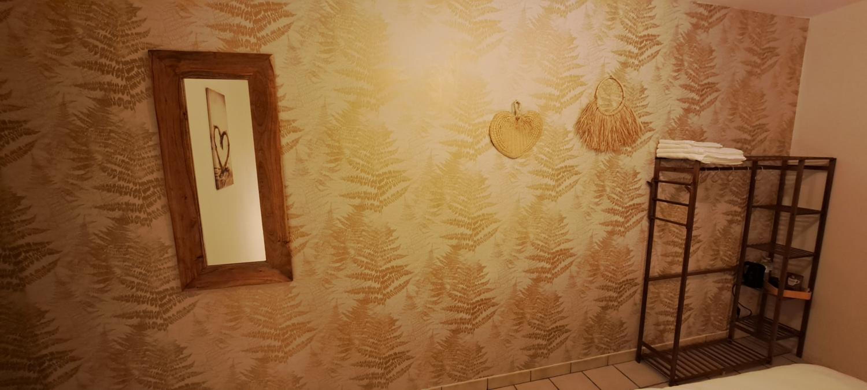 Auberge Chez Dikke Vriend, Chambres et taverne