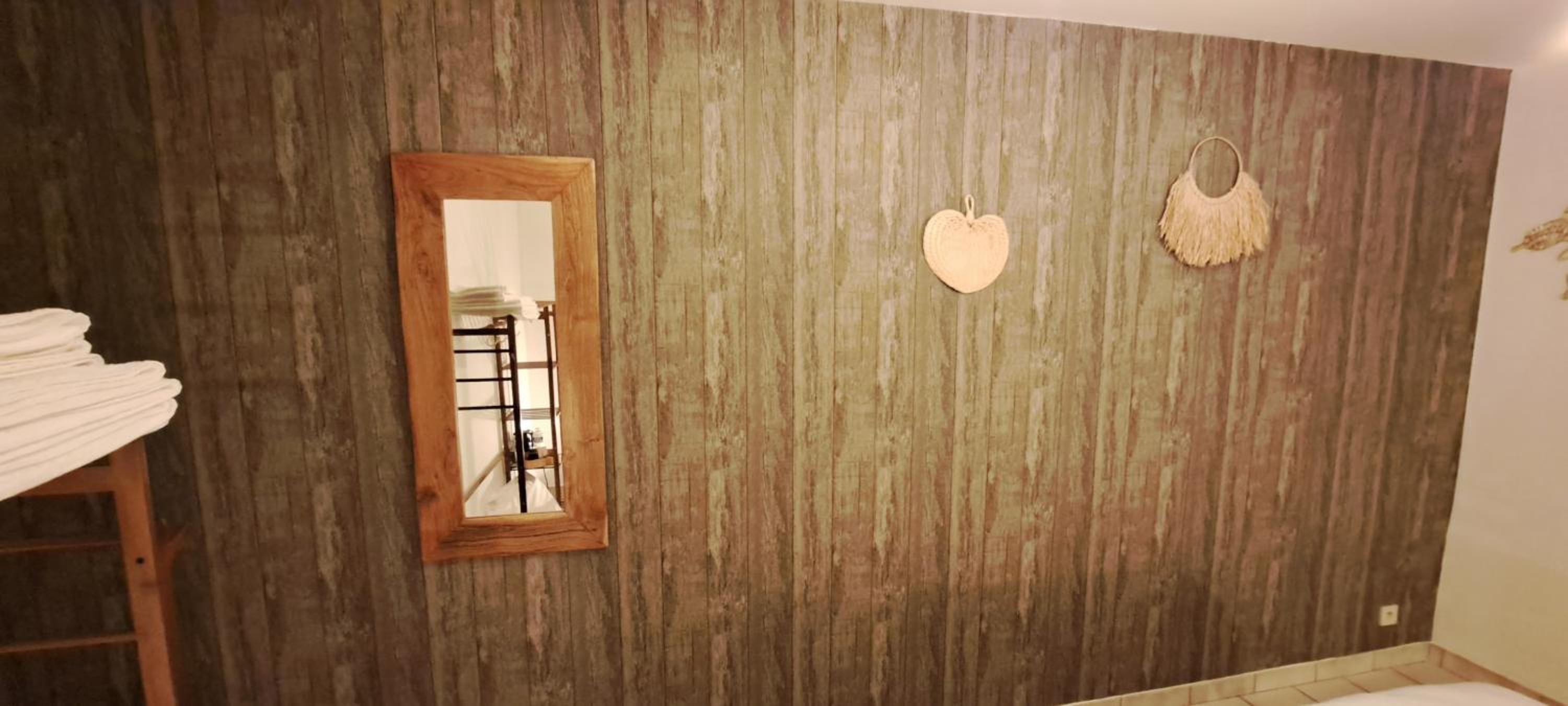 Auberge Chez Dikke Vriend, Chambres et taverne