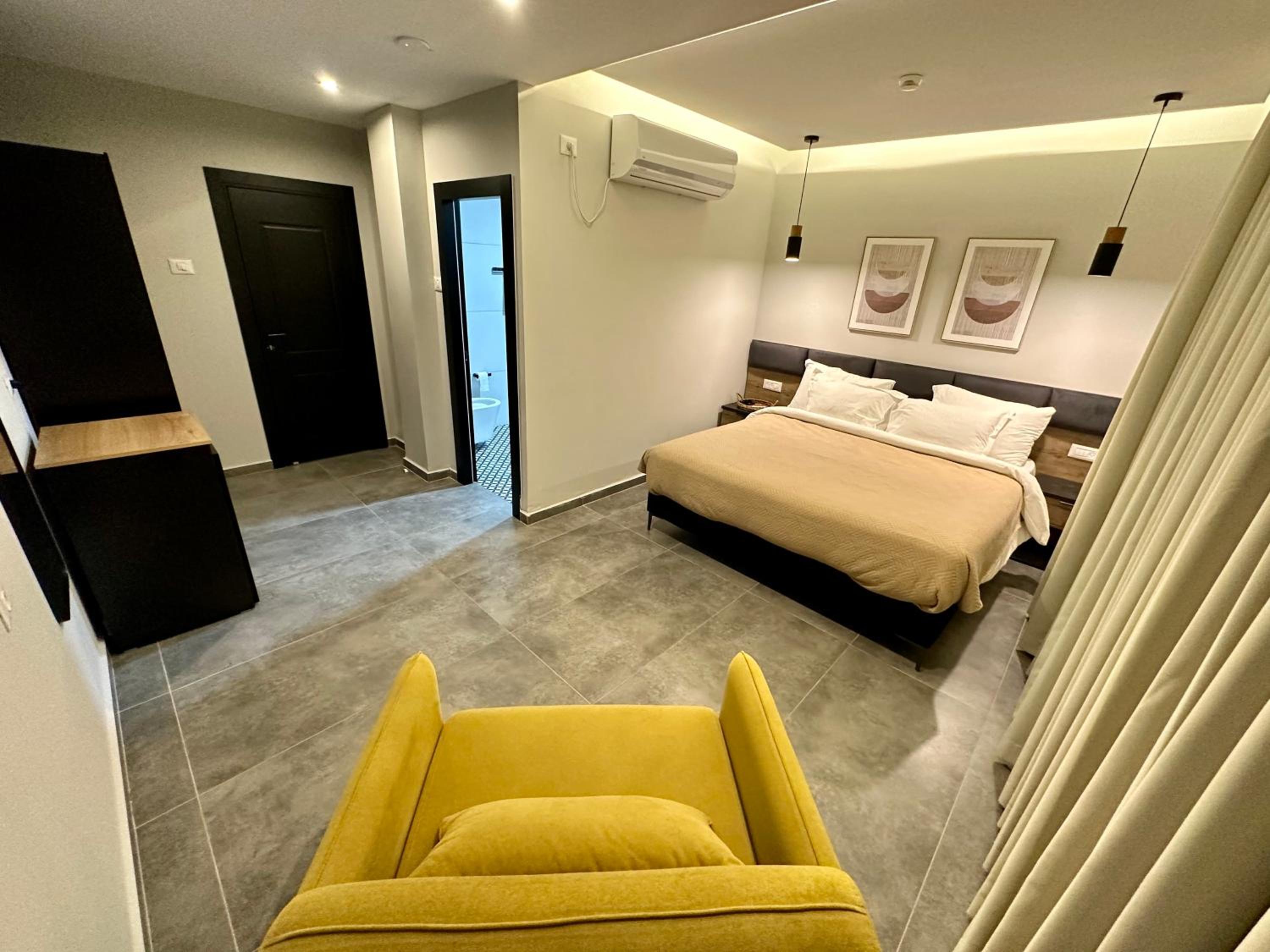 בוטיק רפאל Boutique Rafael view 4