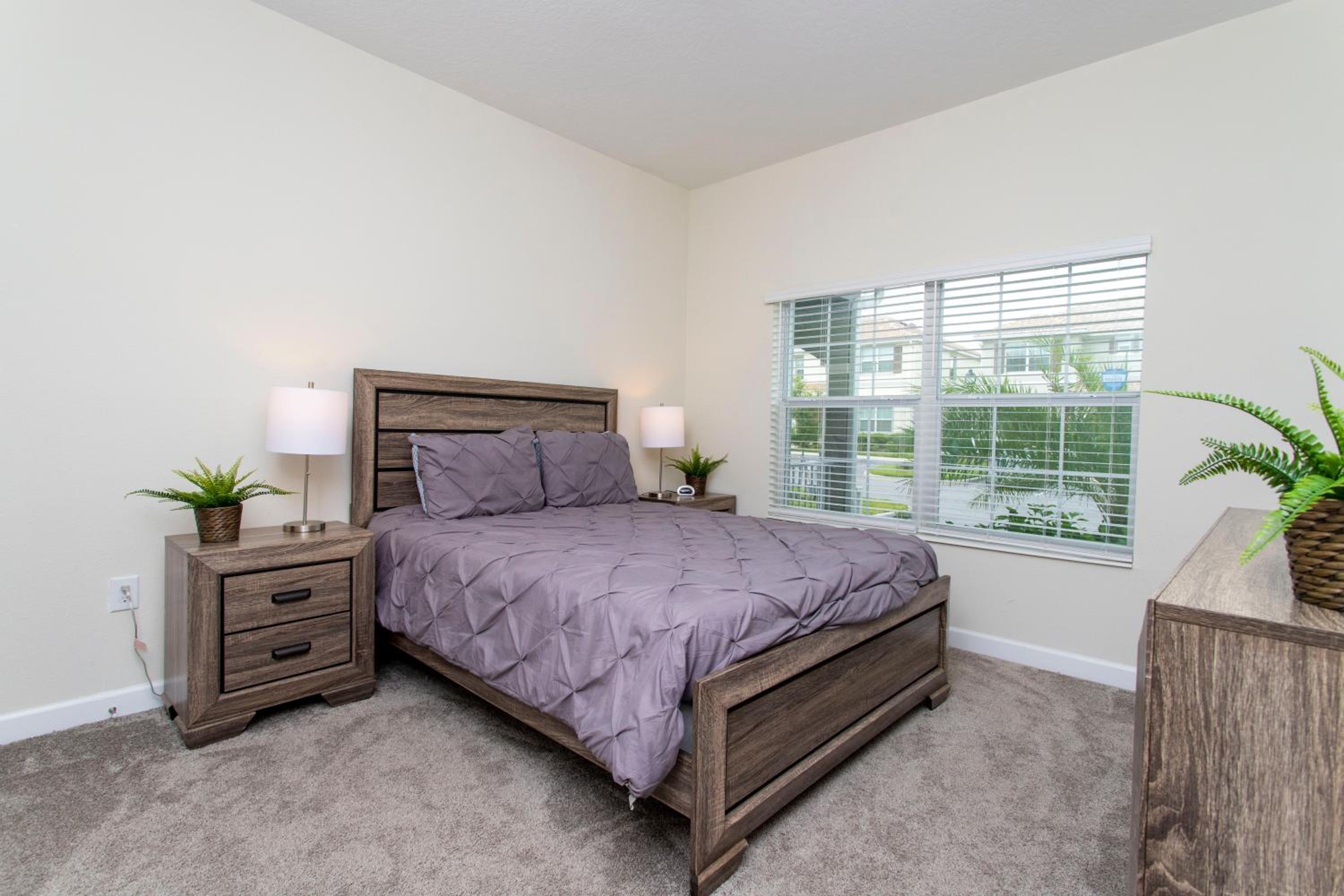 Luxurious Décor 4 Bd w/ Pool Close to Disney 4820