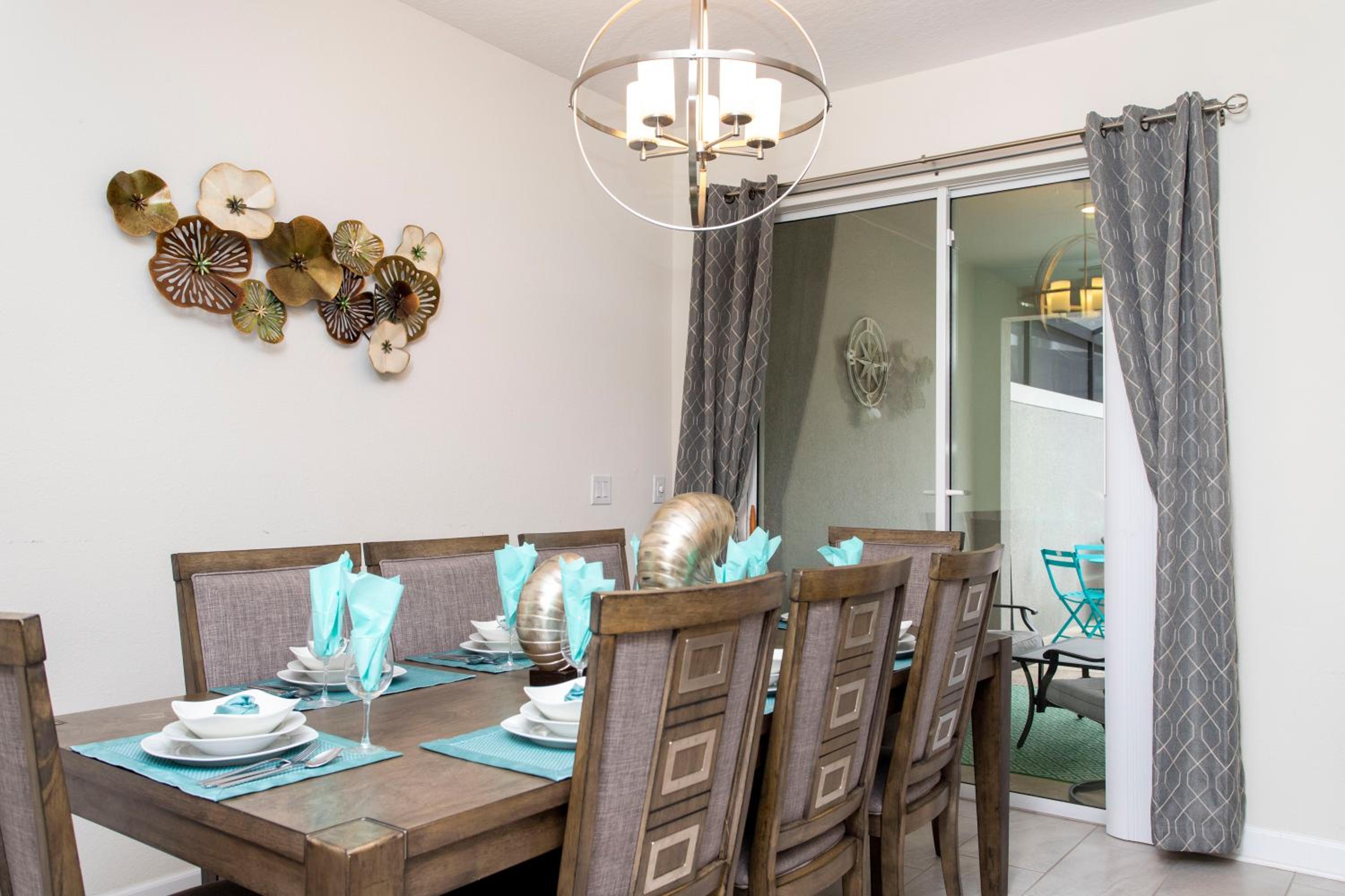 Luxurious Décor 4 Bd w/ Pool Close to Disney 4820