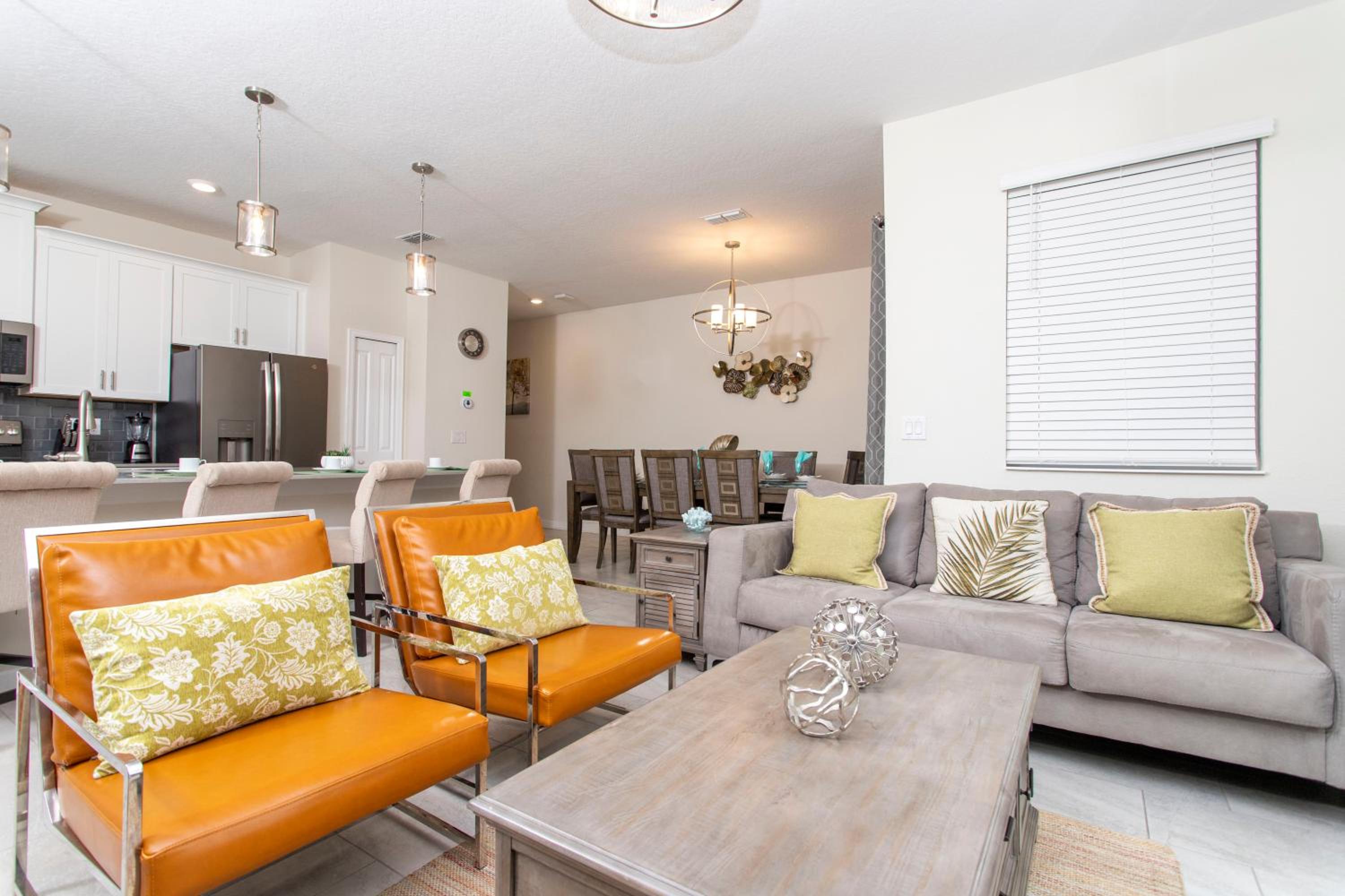 Luxurious Décor 4 Bd w/ Pool Close to Disney 4820