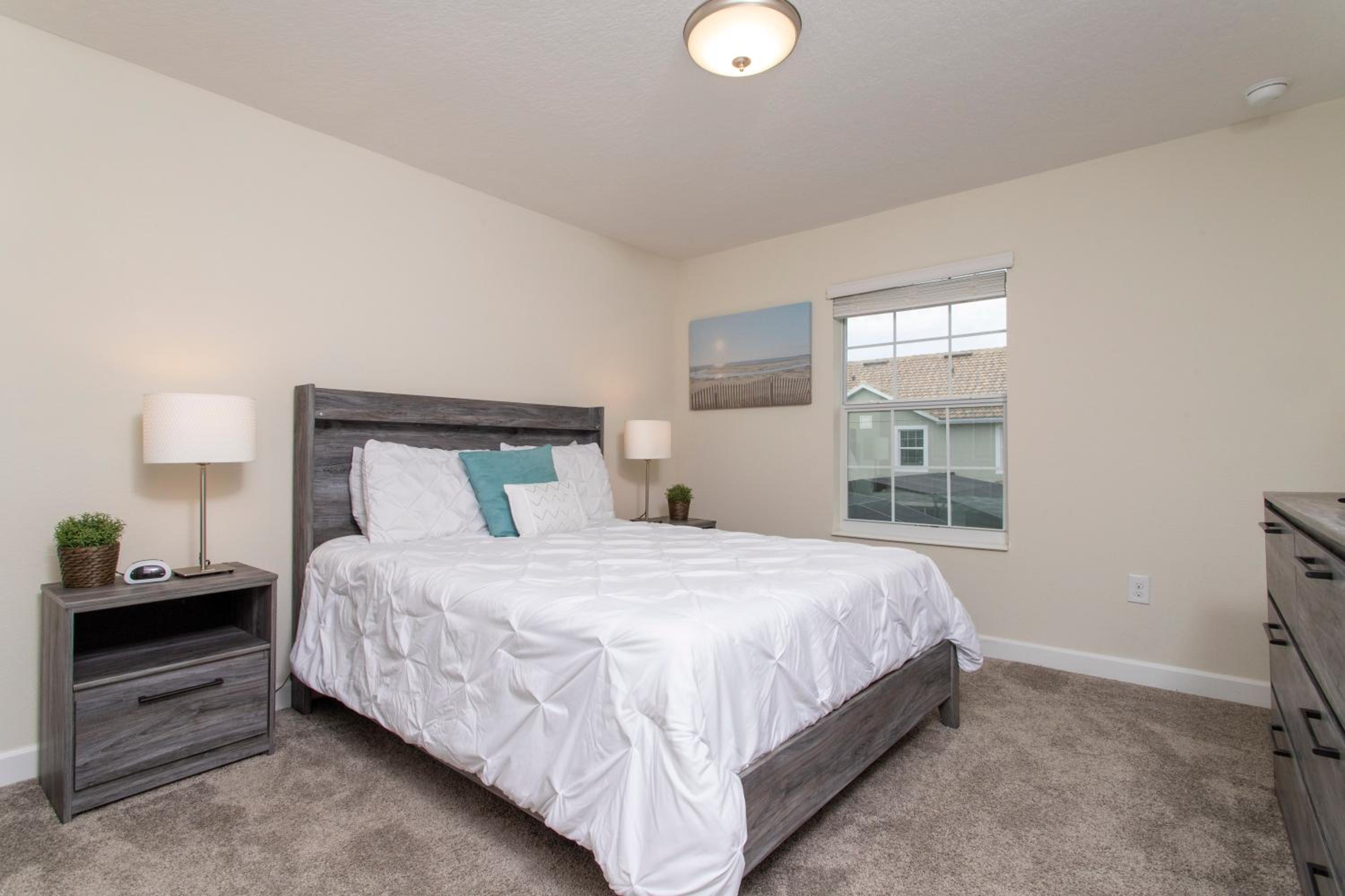 Luxurious Décor 4 Bd w/ Pool Close to Disney 4820
