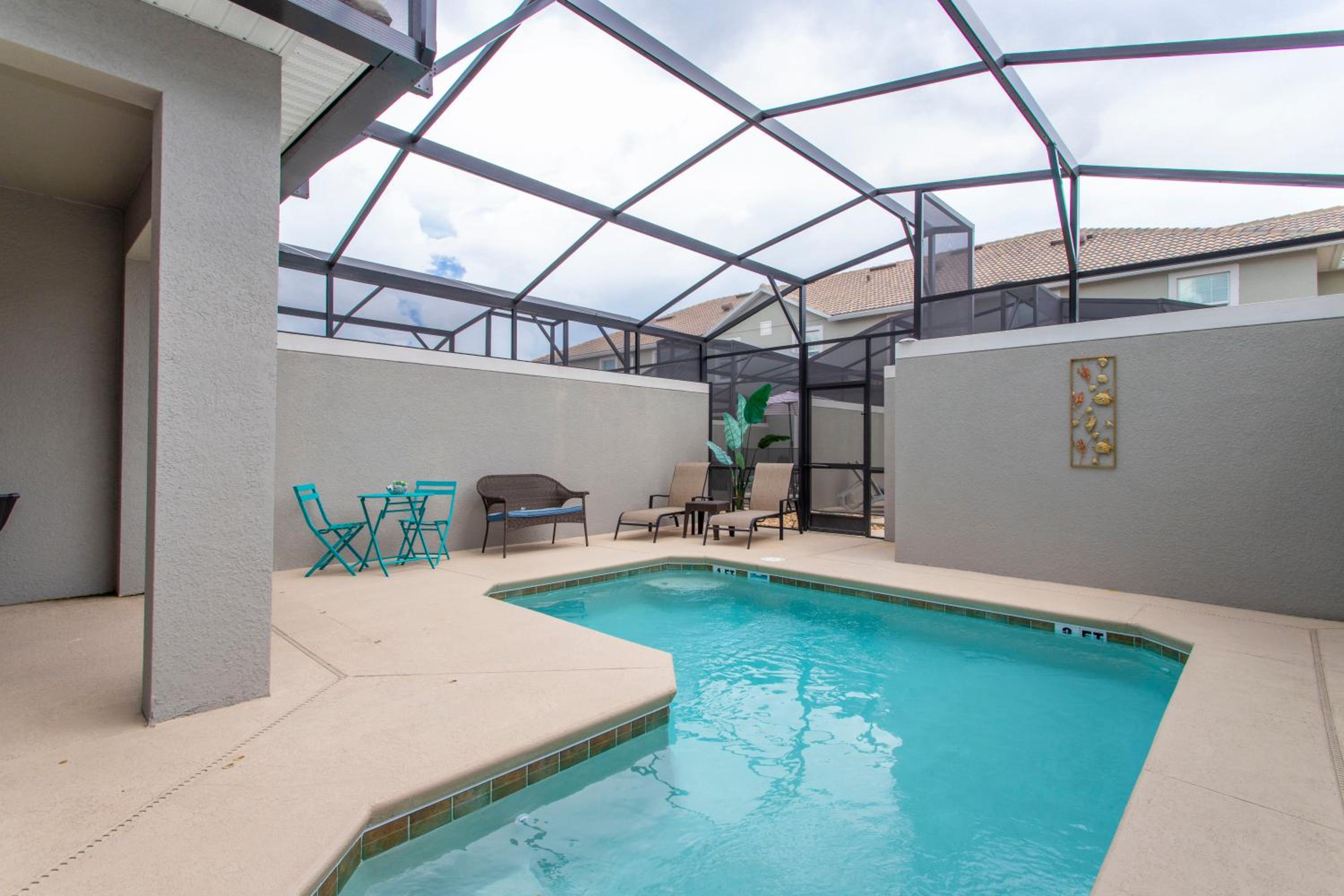 Luxurious Décor 4 Bd w/ Pool Close to Disney 4820