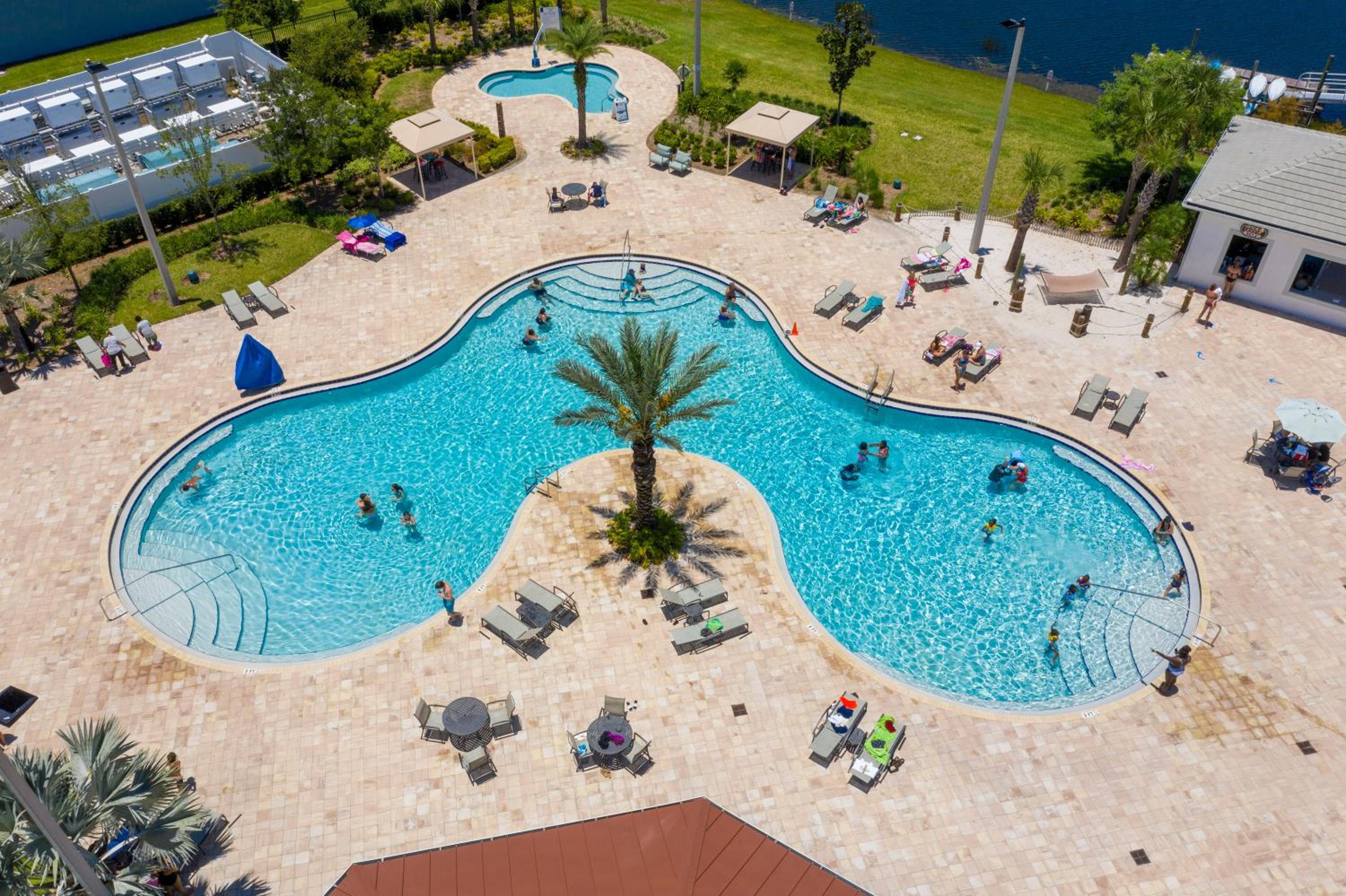 Luxurious Décor 4 Bd w/ Pool Close to Disney 4820