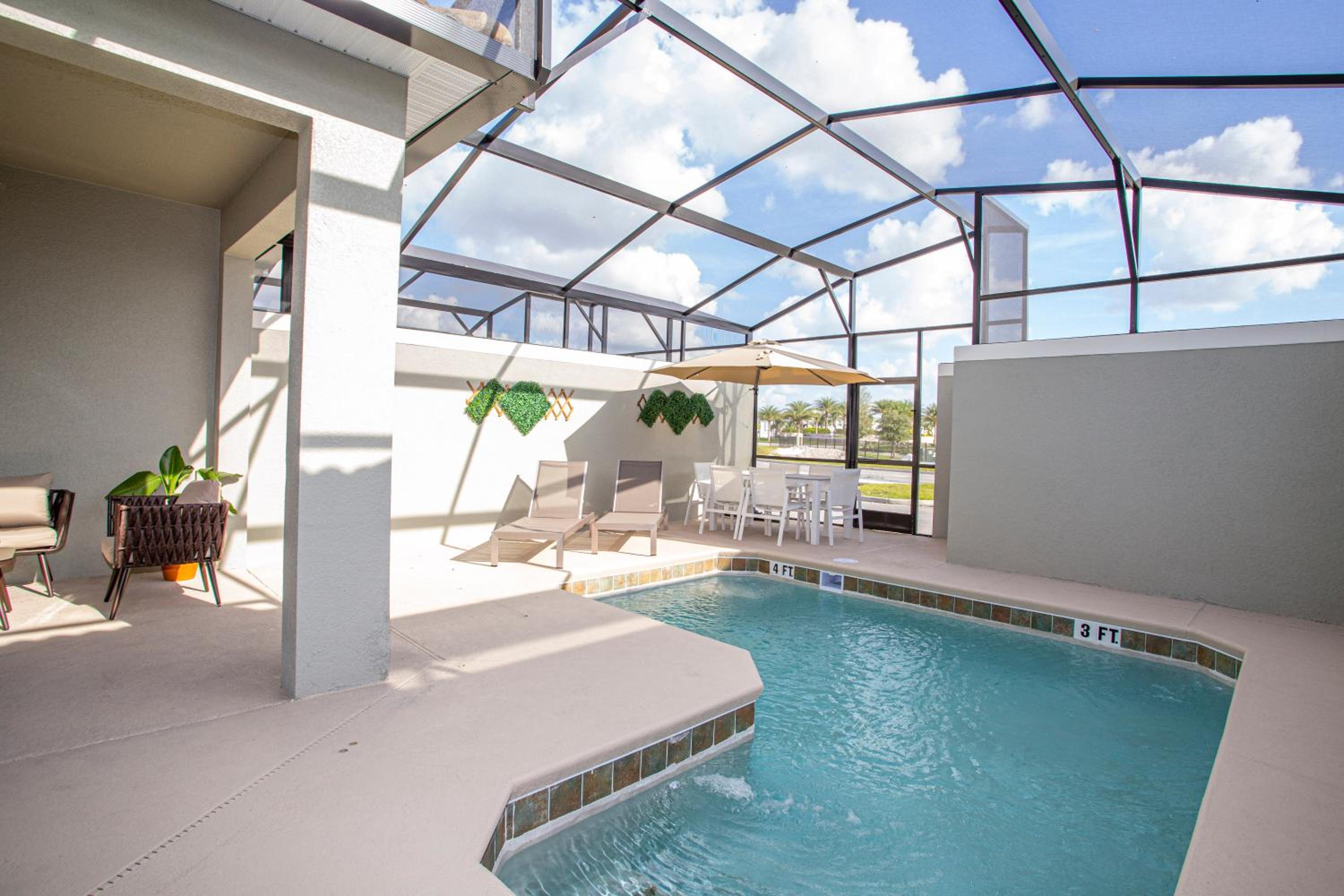 Gorgeous 4 Bedroom w/ Pool Close to Disney 4836 - Image 2