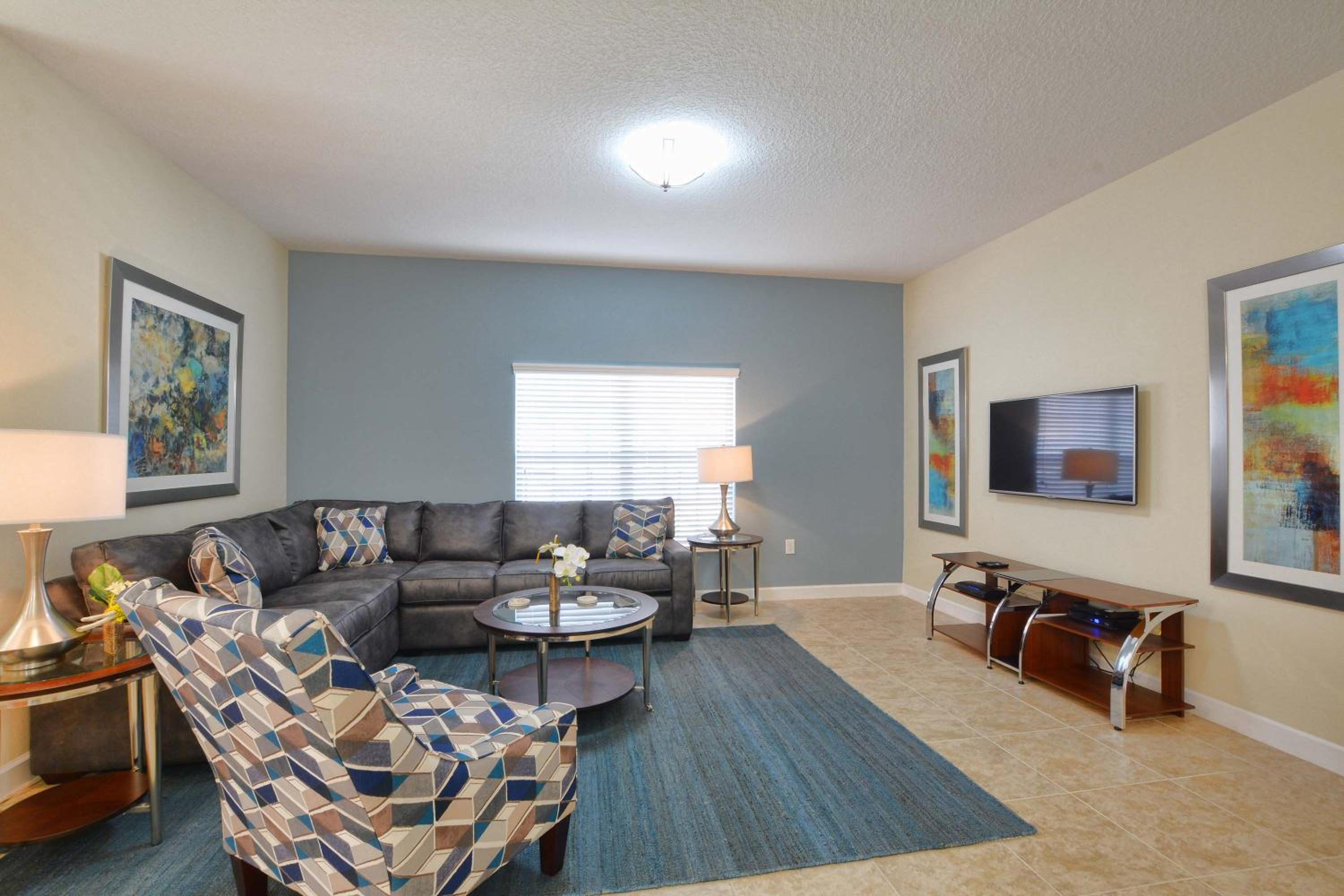 Five Bedrooms TownHome with Pool 4849 view 2