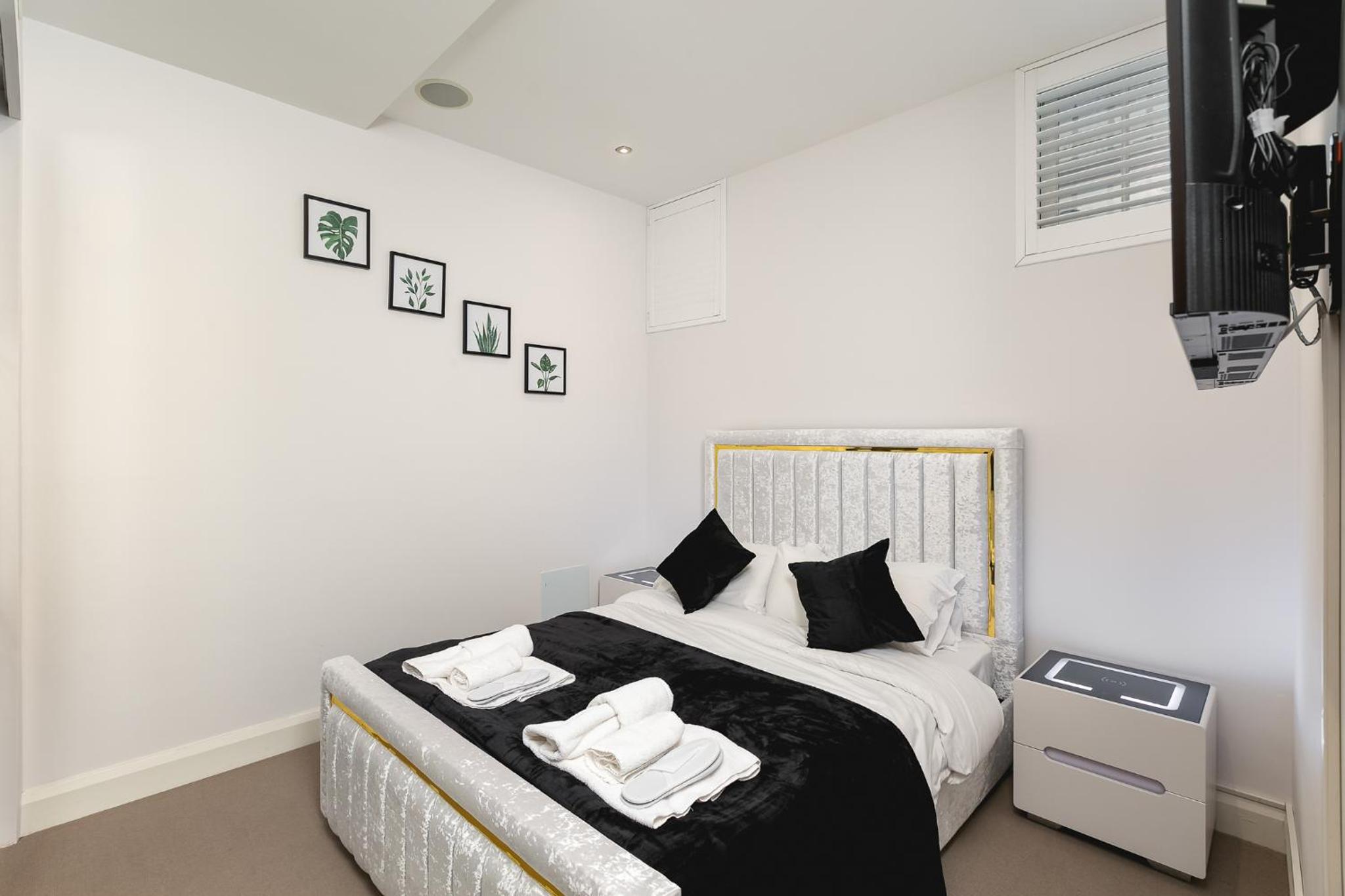დ Luxury Chelsea Duplex - Sleeps 10 დ