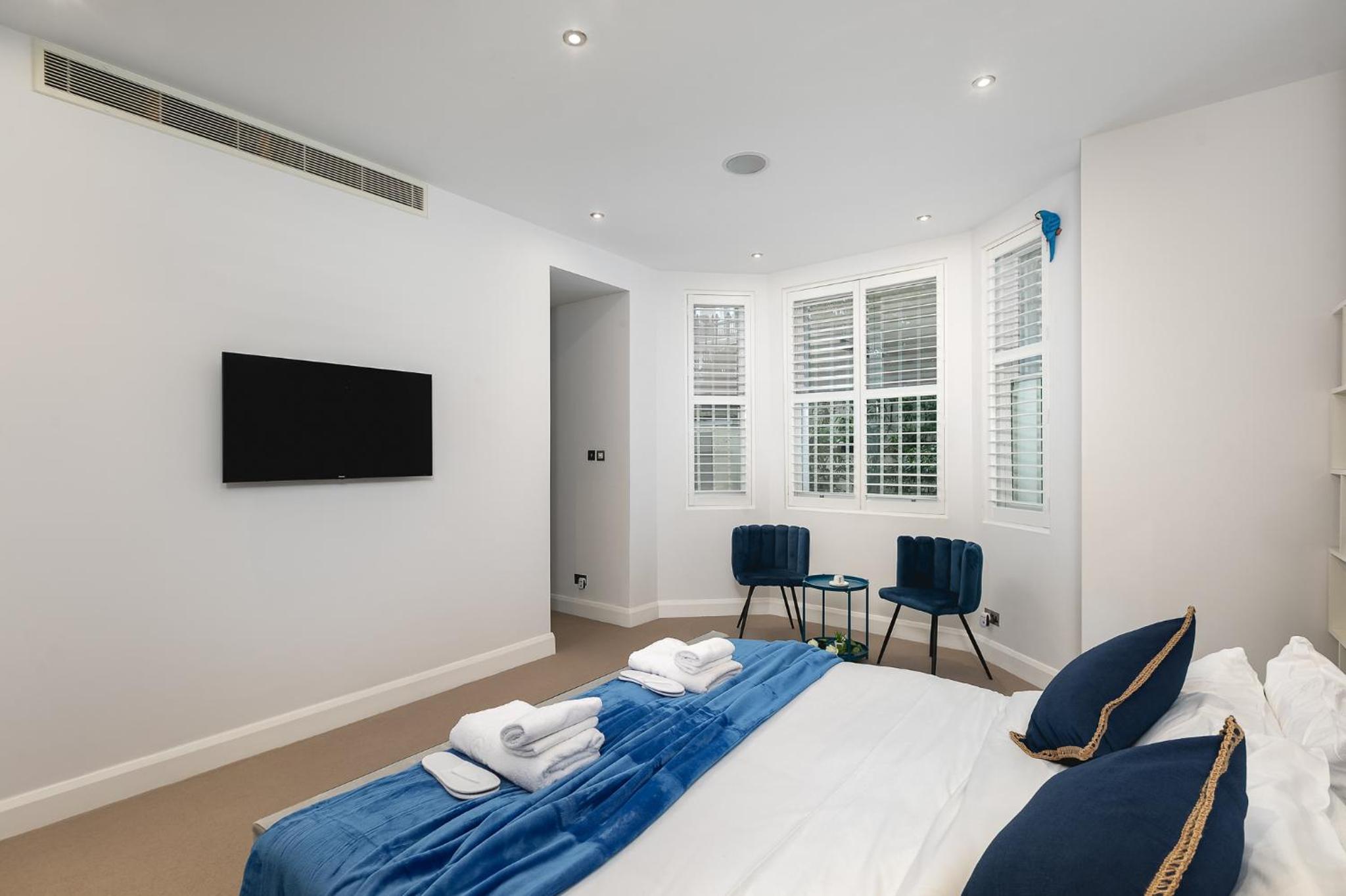 დ Luxury Chelsea Duplex - Sleeps 10 დ