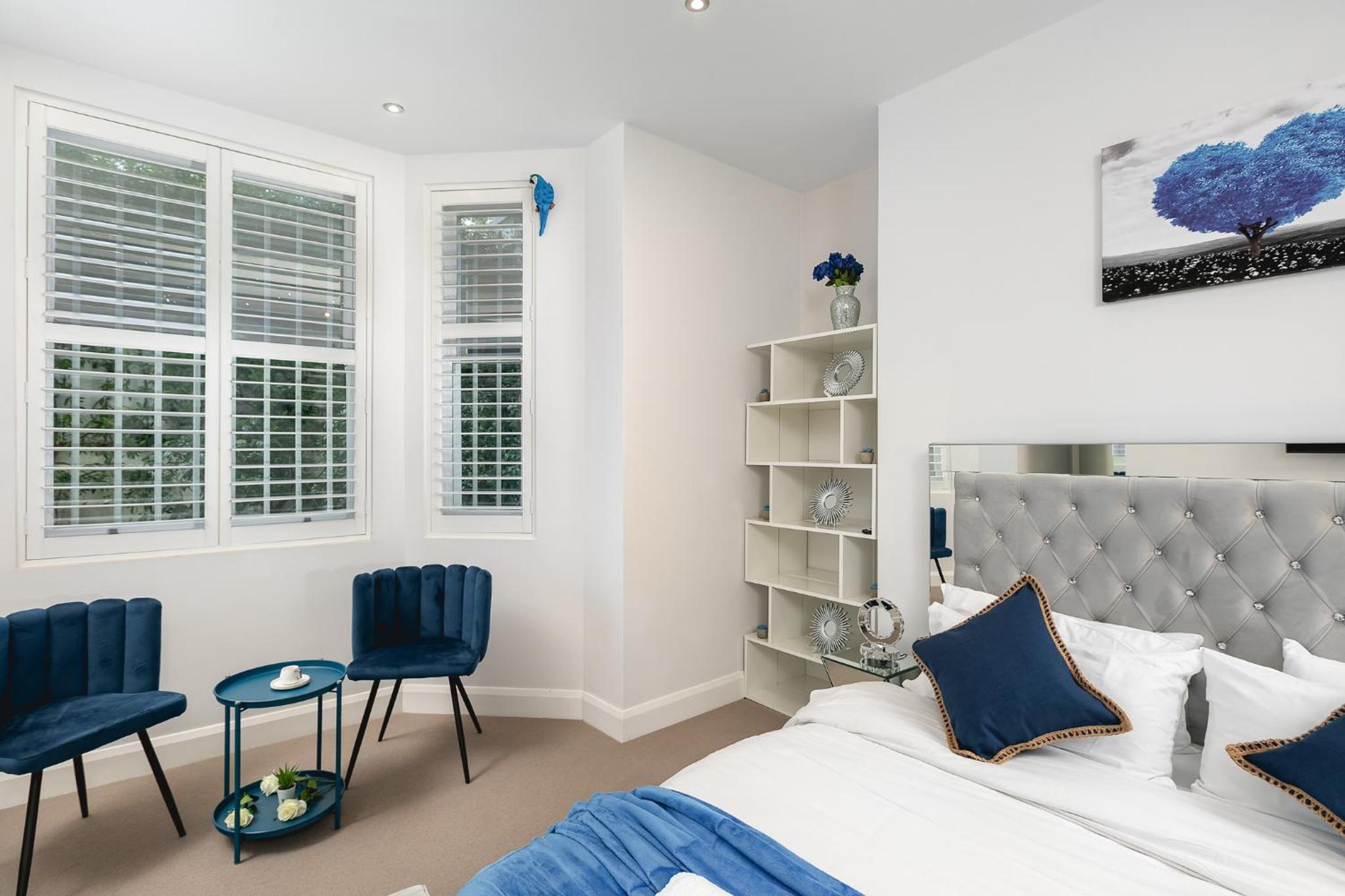 დ Luxury Chelsea Duplex - Sleeps 10 დ