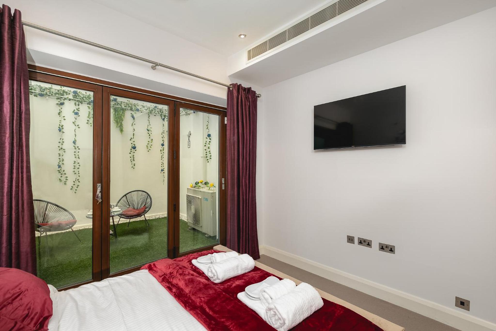 დ Luxury Chelsea Duplex - Sleeps 10 დ
