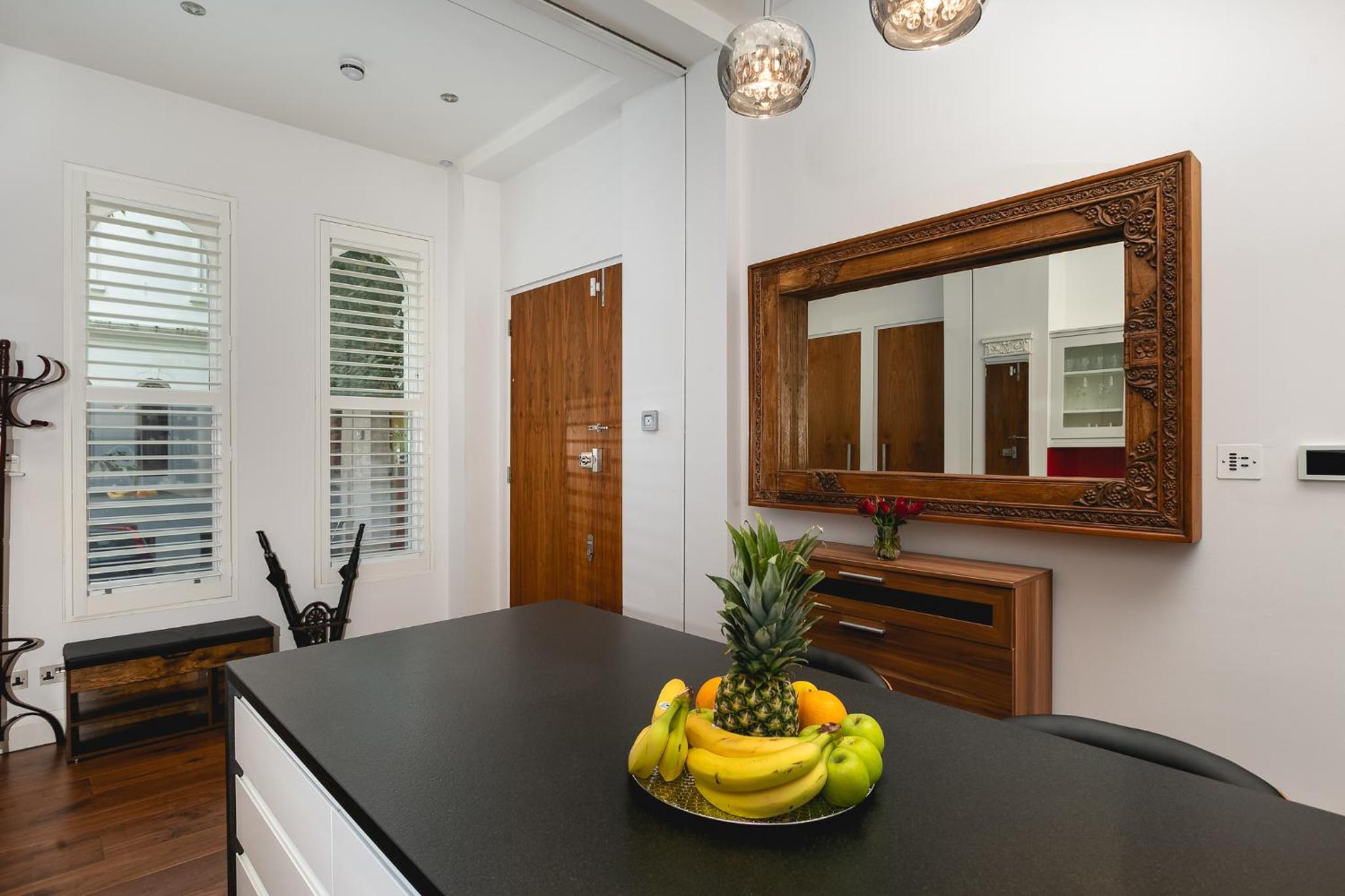 დ Luxury Chelsea Duplex - Sleeps 10 დ