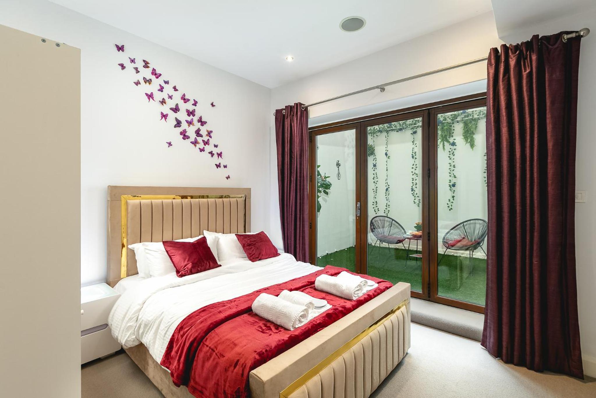 დ Luxury Chelsea Duplex - Sleeps 10 დ