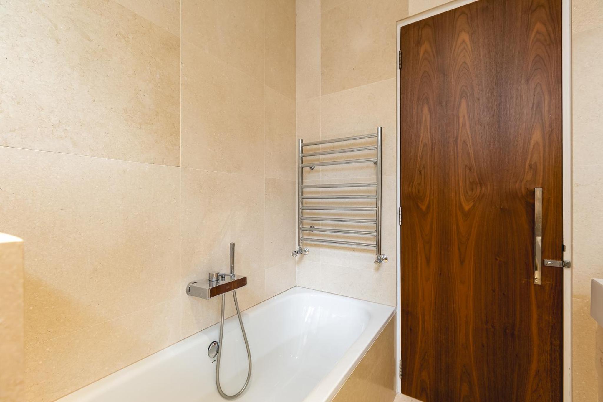 დ Luxury Chelsea Duplex - Sleeps 10 დ