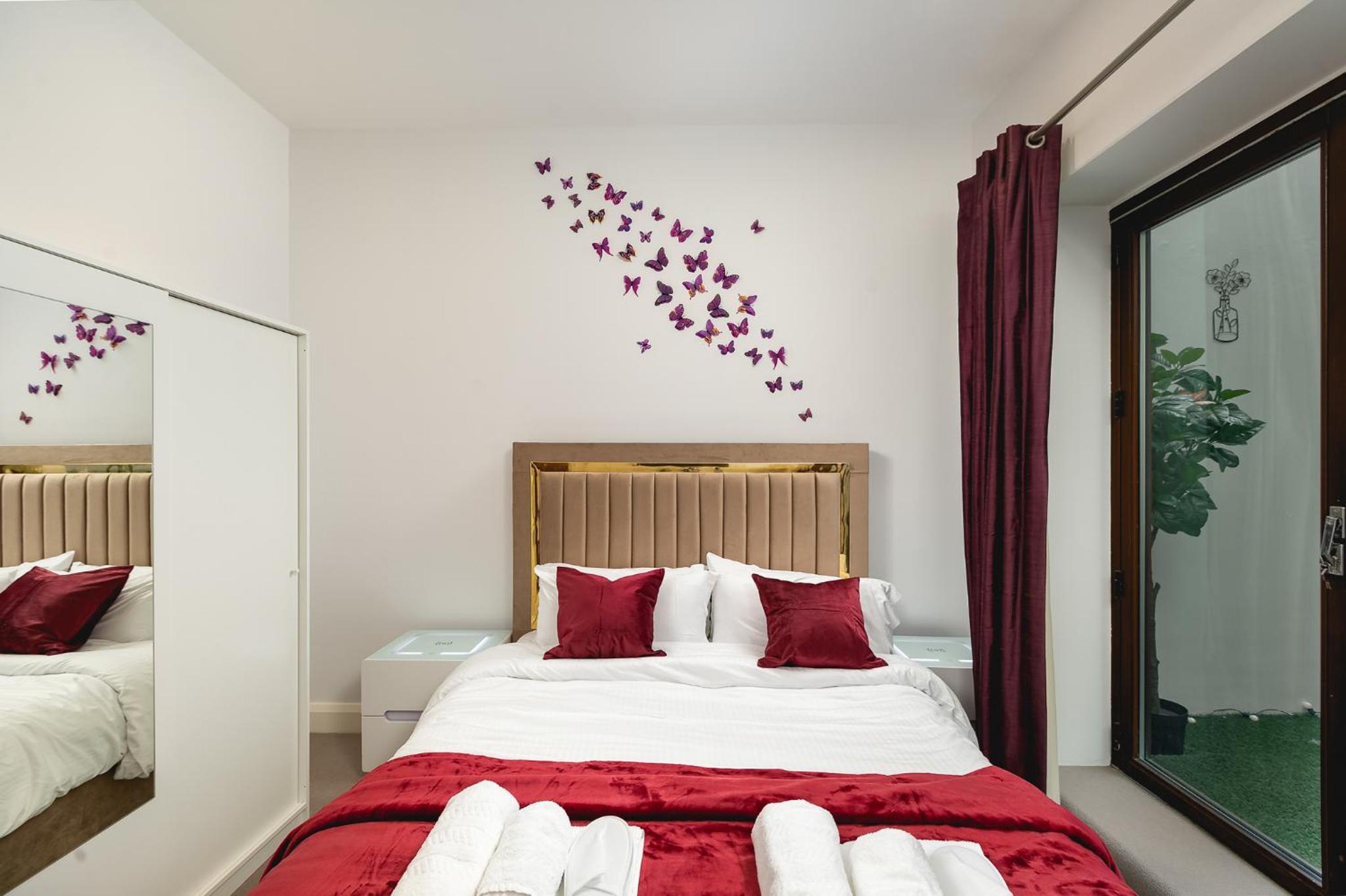 დ Luxury Chelsea Duplex - Sleeps 10 დ