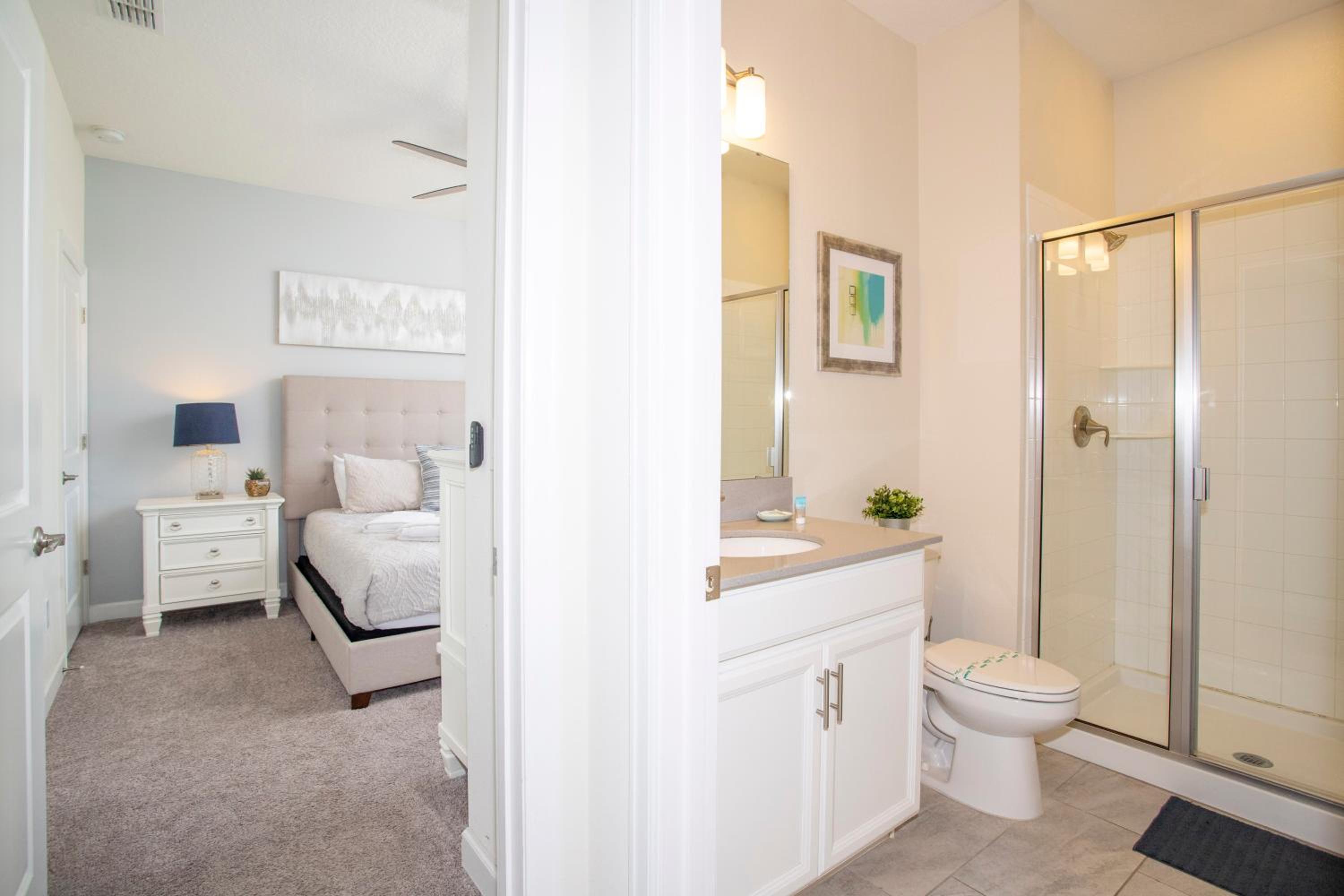 Ravishing Four Bd w/ Pool Close to Disney 4947