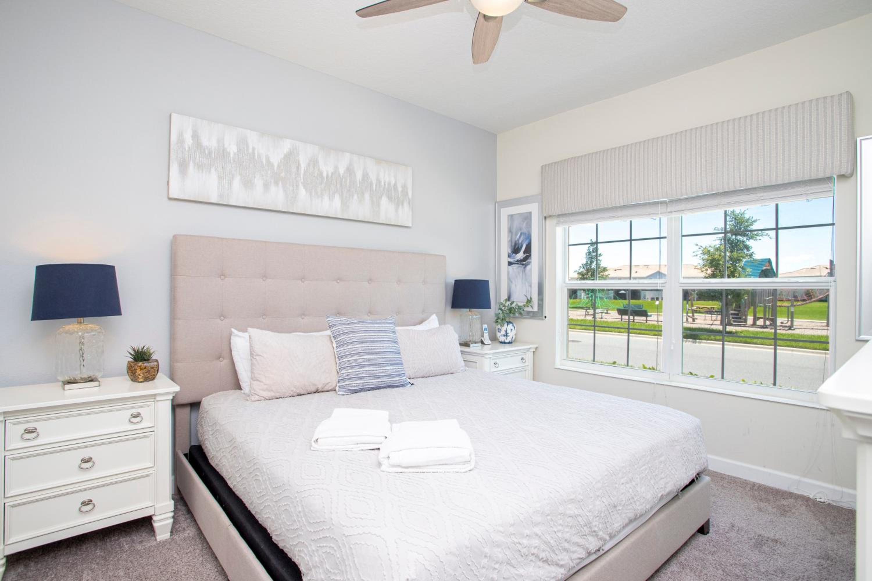 Ravishing Four Bd w/ Pool Close to Disney 4947