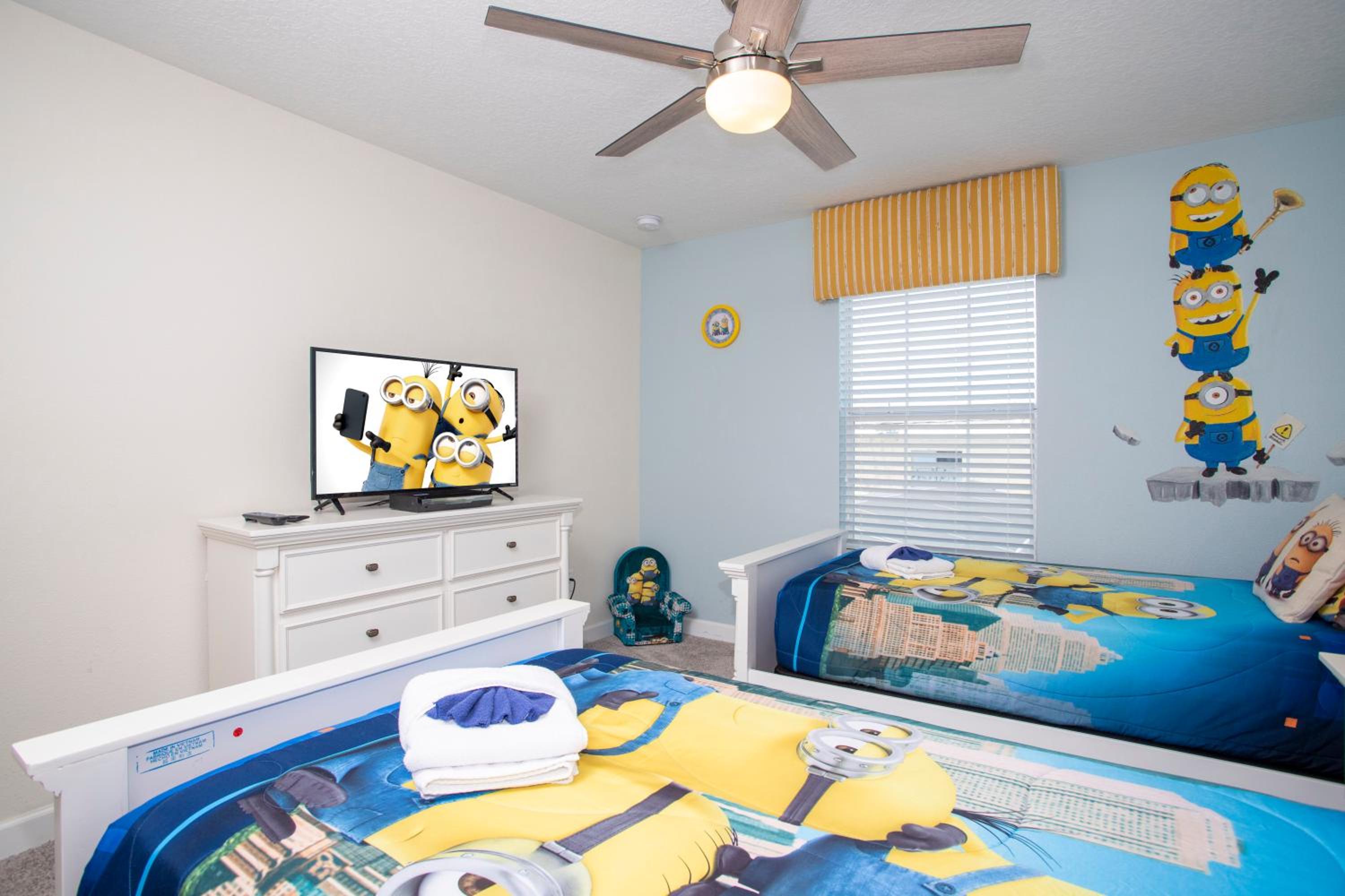 Ravishing Four Bd w/ Pool Close to Disney 4947