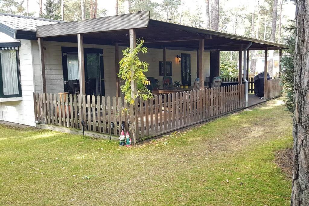 Mooi chalet met grote tuin op een 4 sterren park. view 2