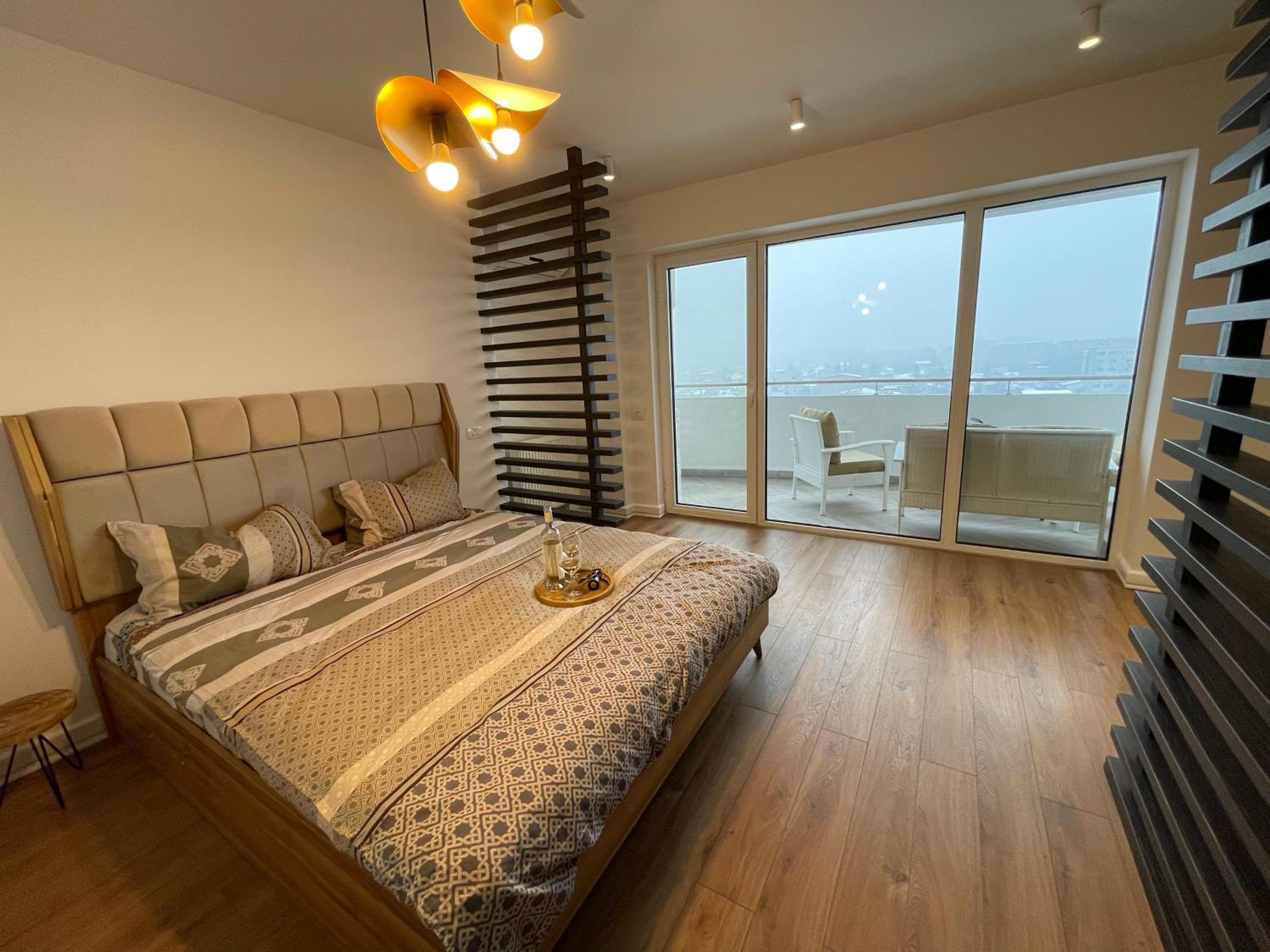Malachite Urban Gem - Skyline Terrace Oasis view 3