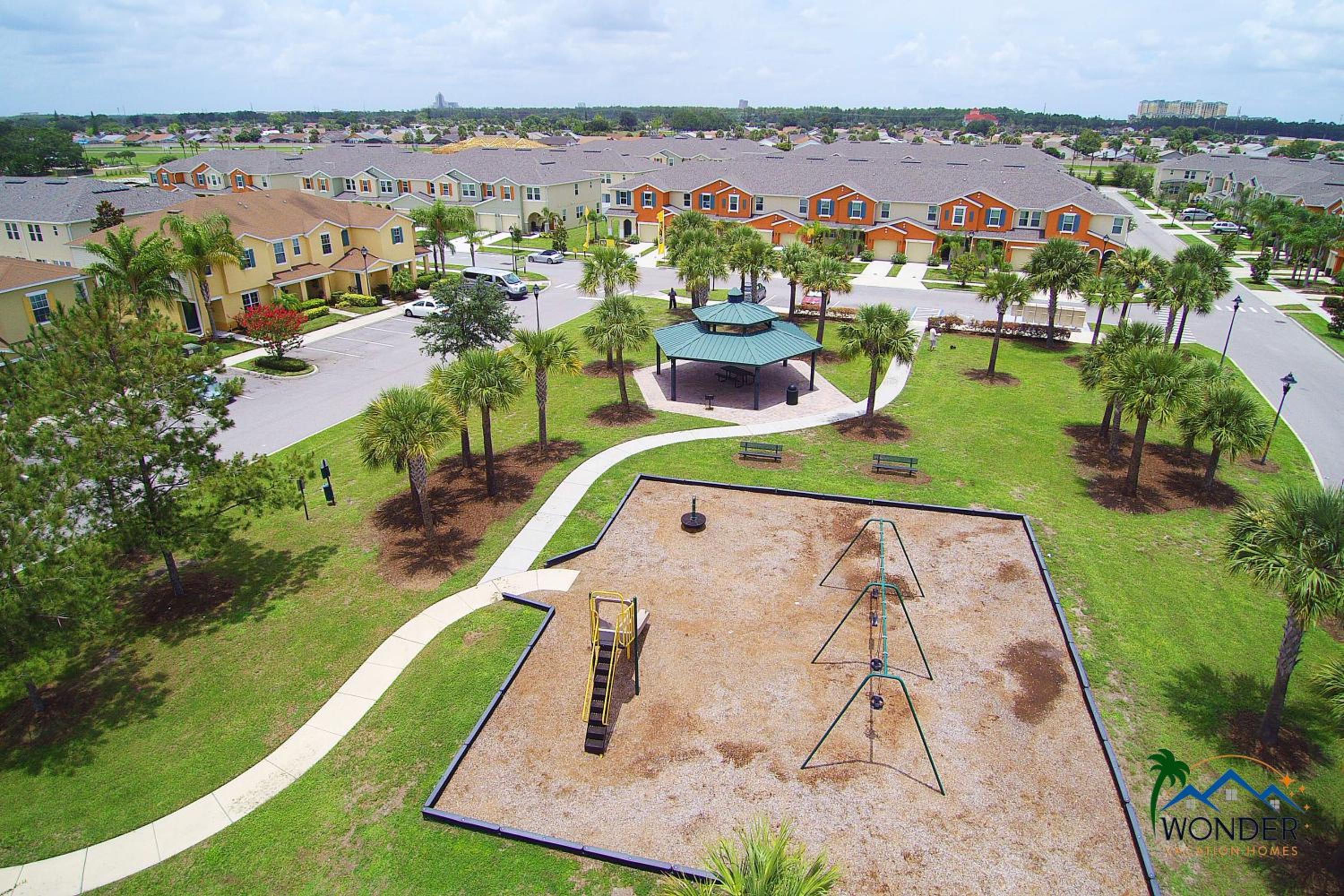 Family Friendly Four Bedrooms 5145