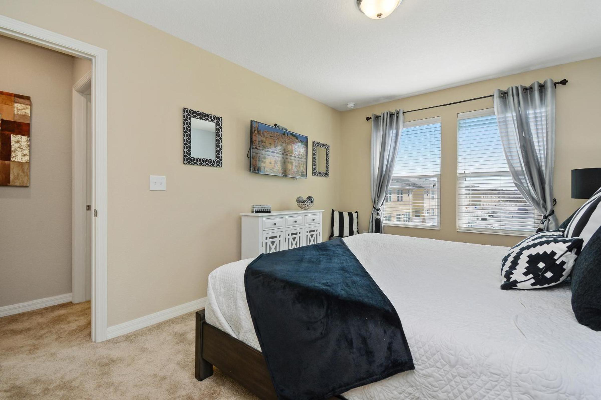 Family Friendly 4 Bedroom Close to Disney 5148 view 4