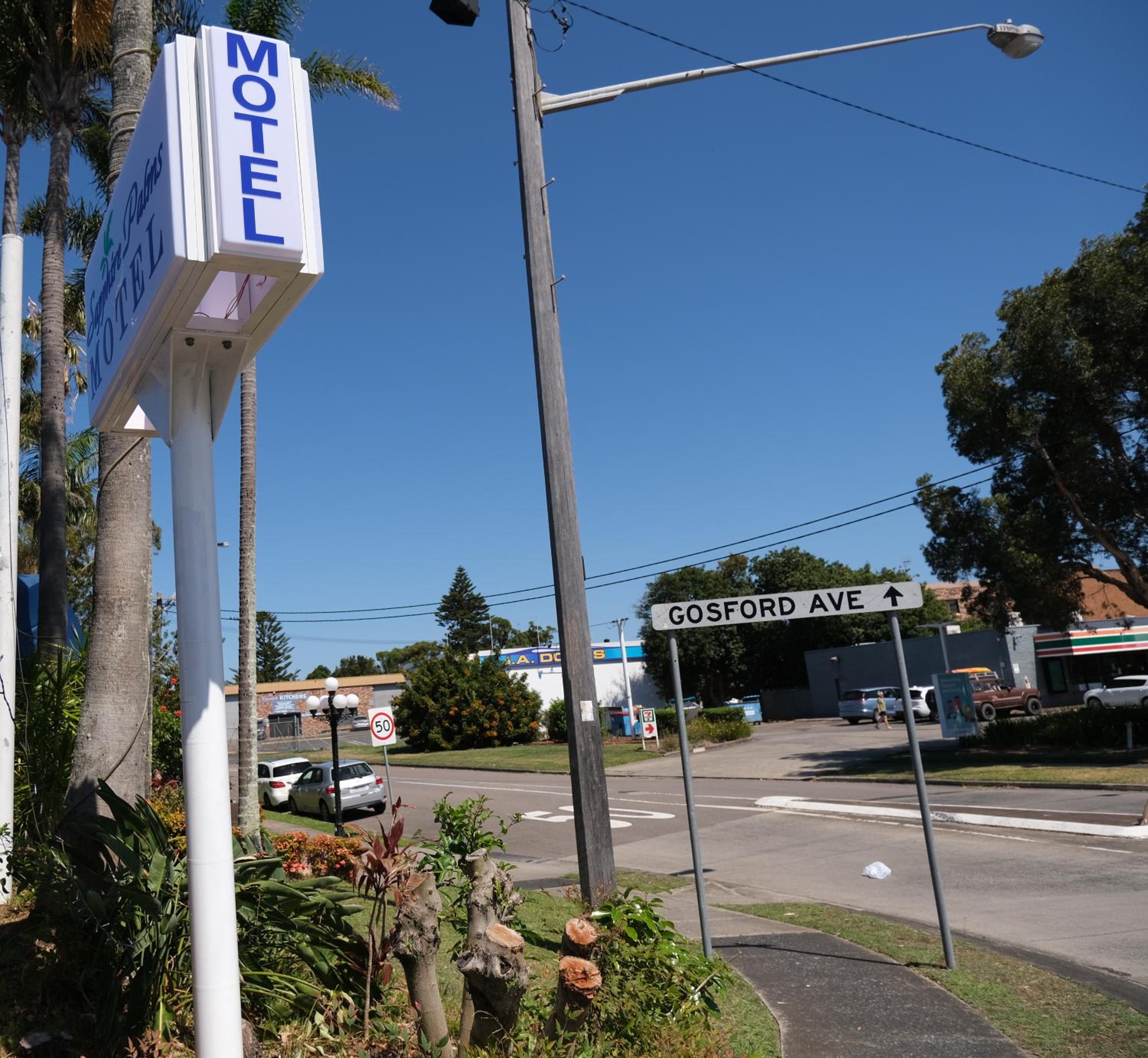 Sapphire Palms Motel