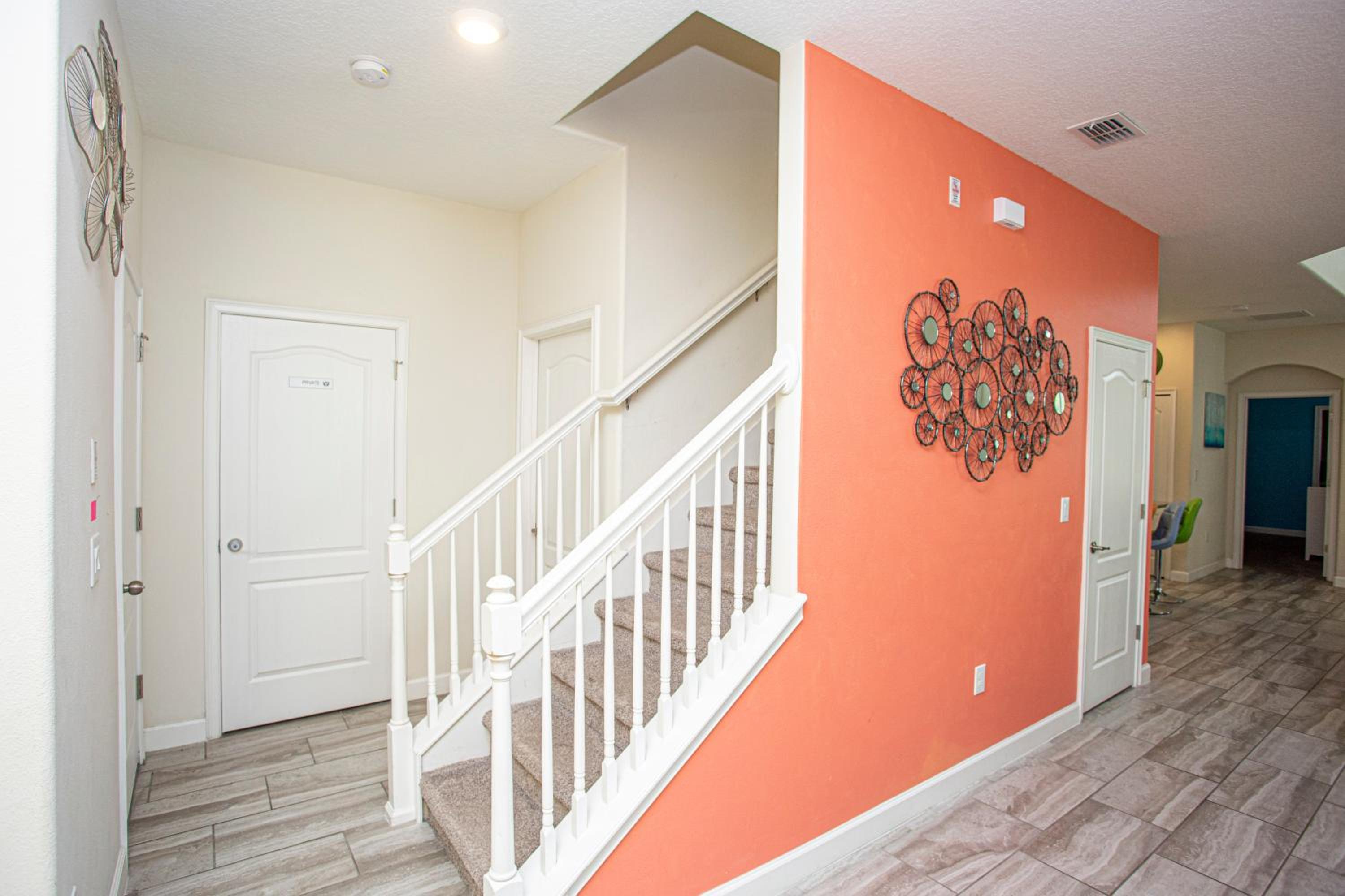Gorgeous 5 Bd Single Family with Pool 5528 view 3