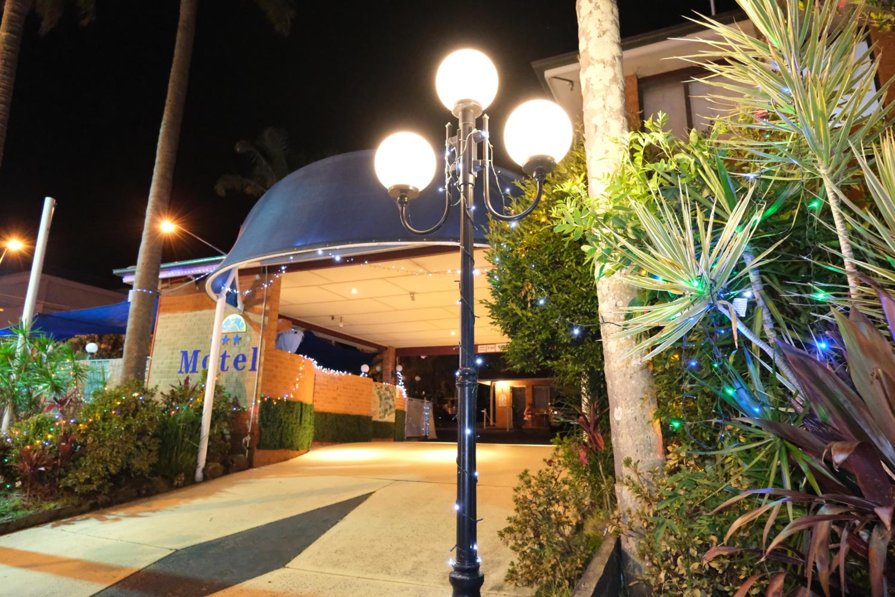 Sapphire Palms Motel