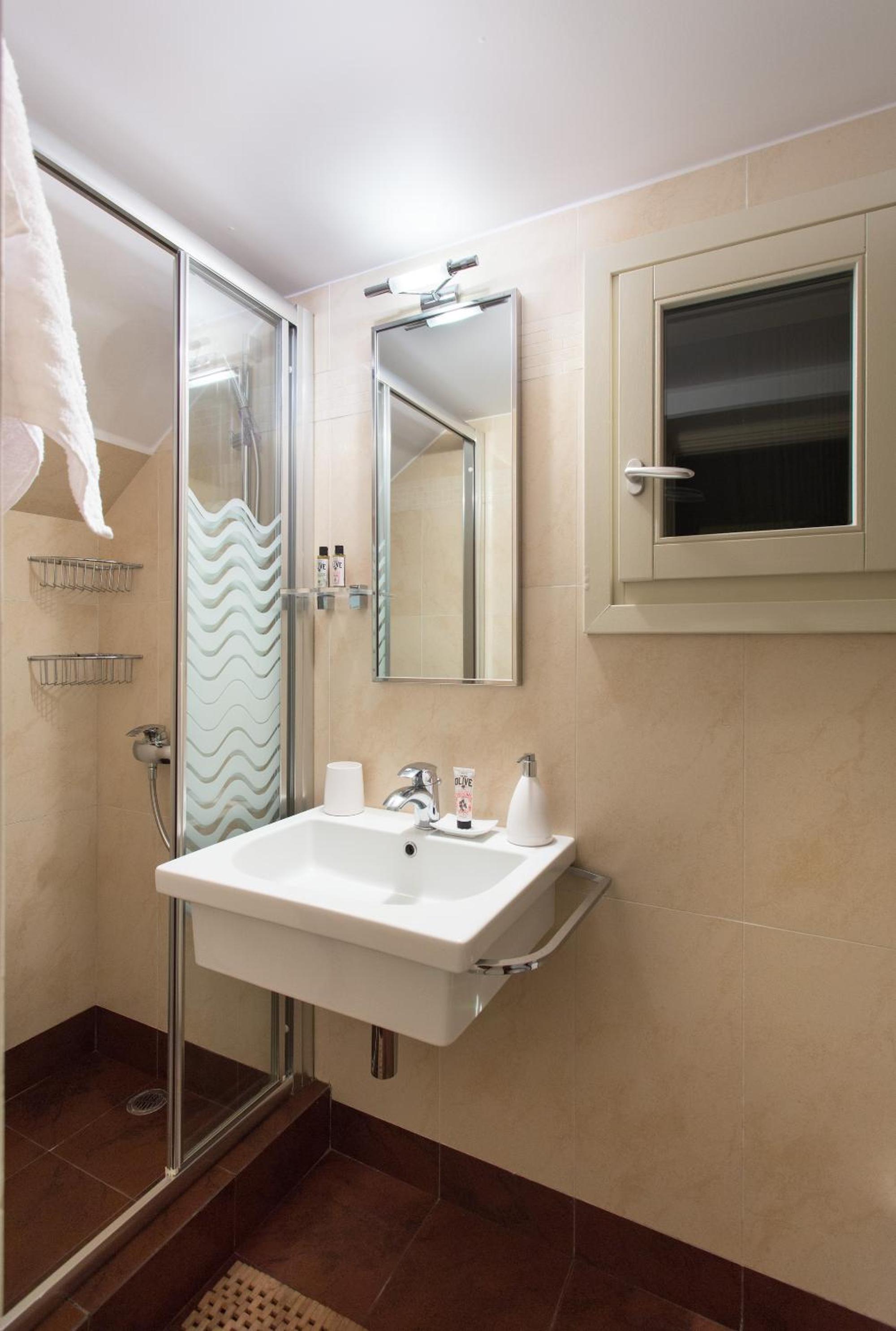 Villa Itis Superb Residence with Balcony & Panoramic View
