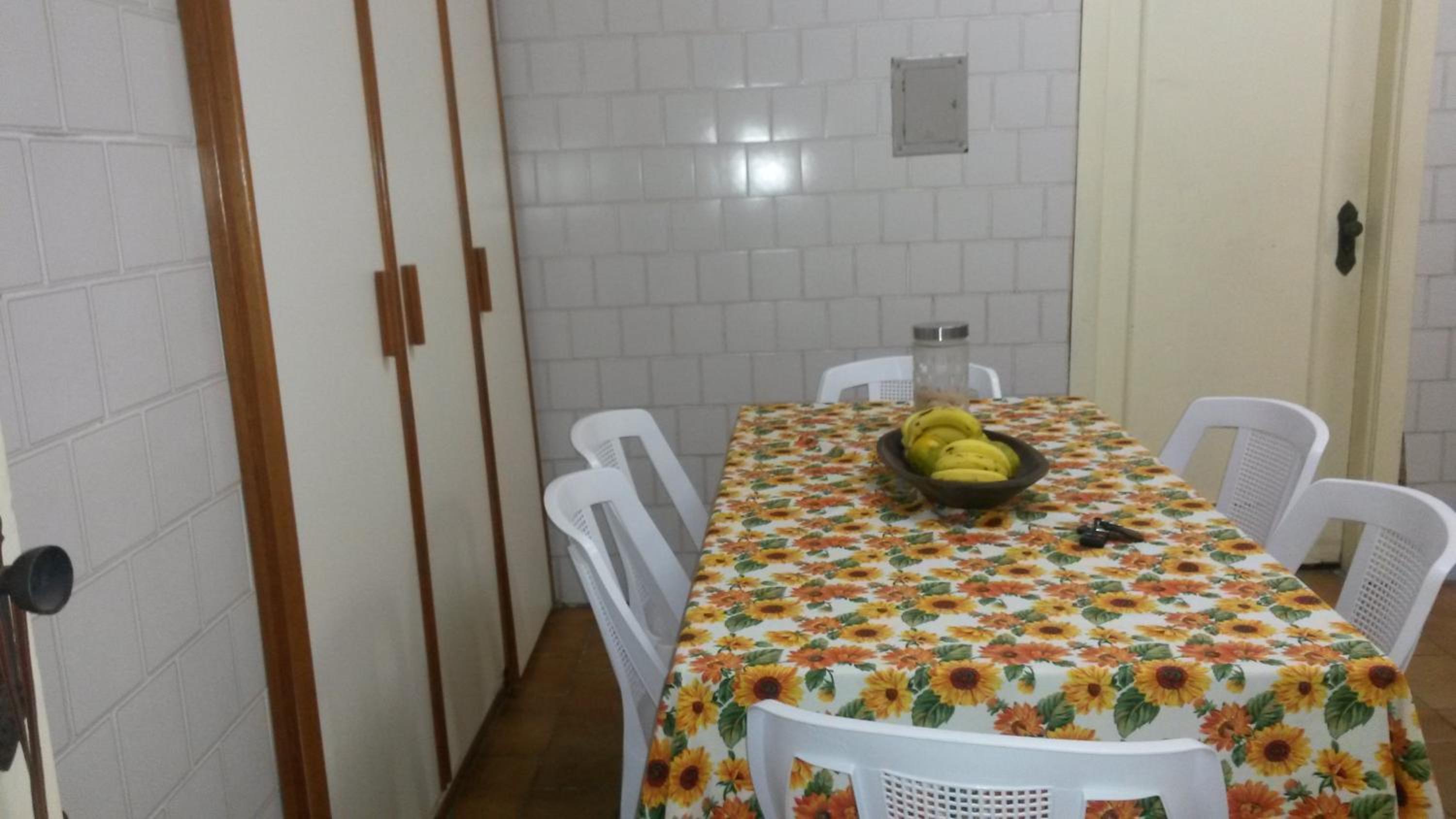 Sobrado Parque Mae Bonifacia 4 suites com ar e piscina