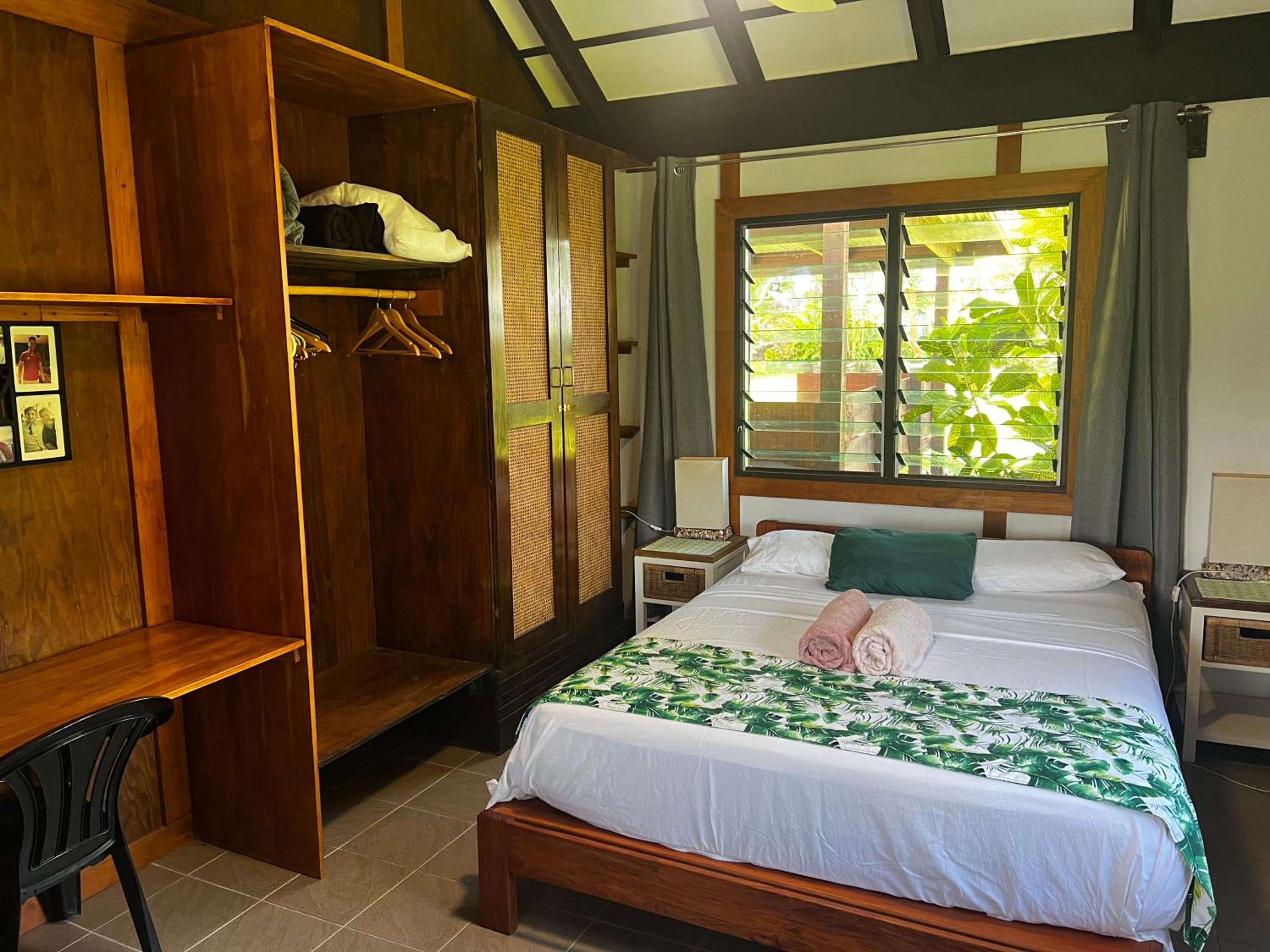 Island View Cottages
