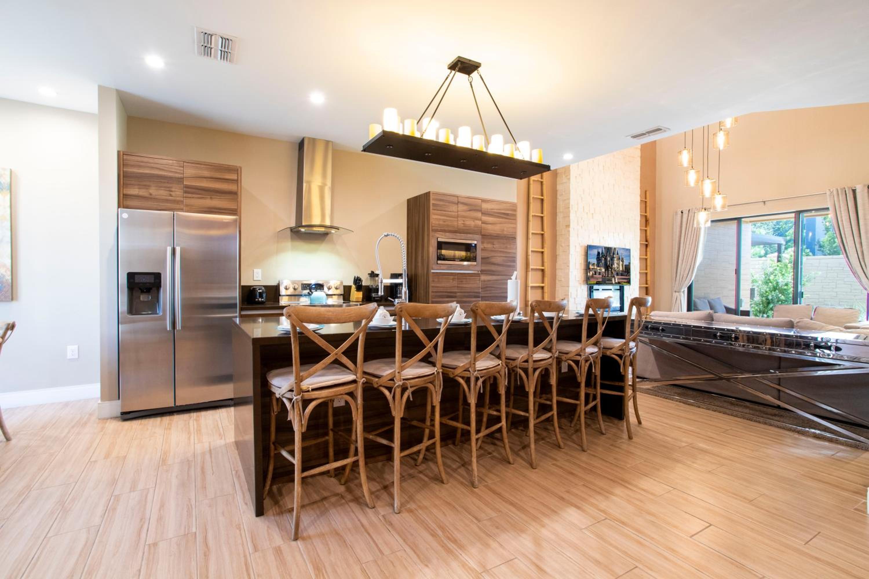 Luxury 4 Bedroom Home Close to Disney 7487