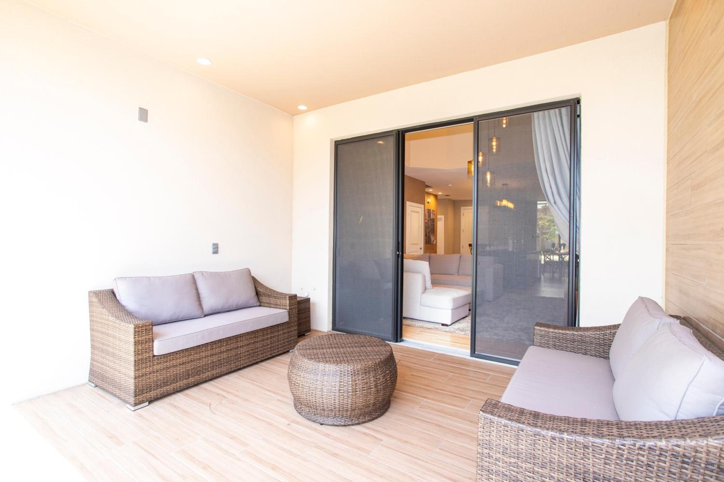 Luxury 4 Bedroom Home Close to Disney 7487