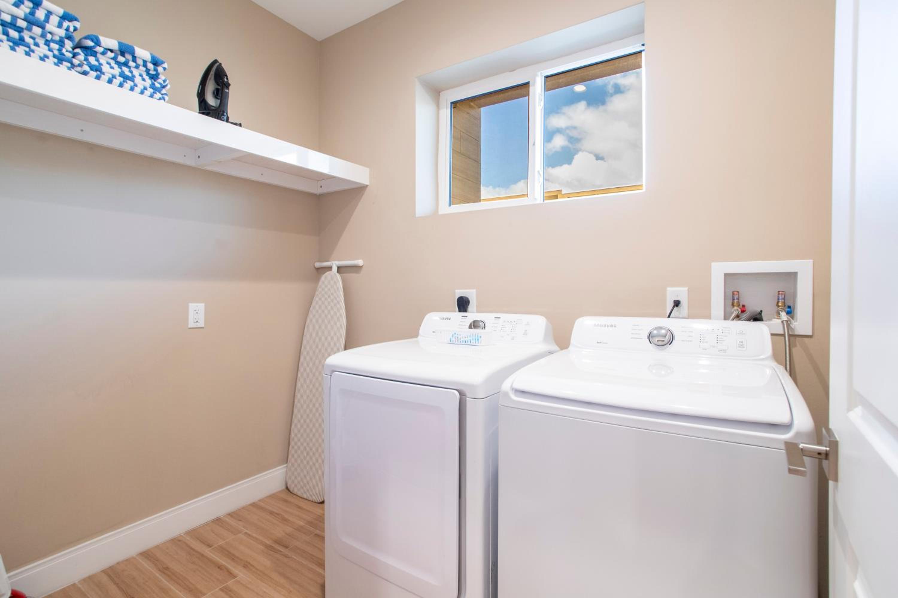 Luxury 4 Bedroom Home Close to Disney 7487