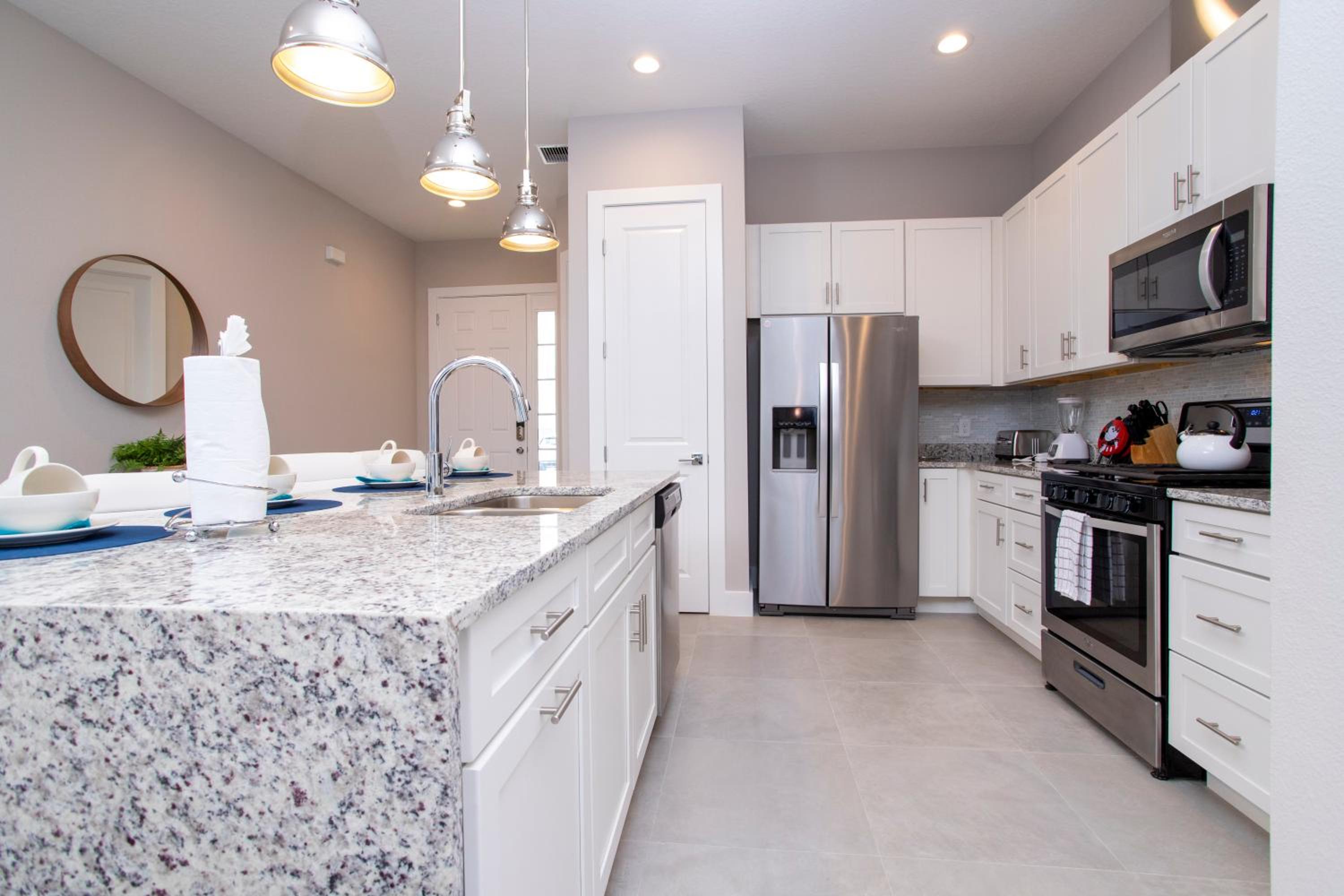 Gorgeous 4 Bedroom Family Friendly Close to Disney 7573