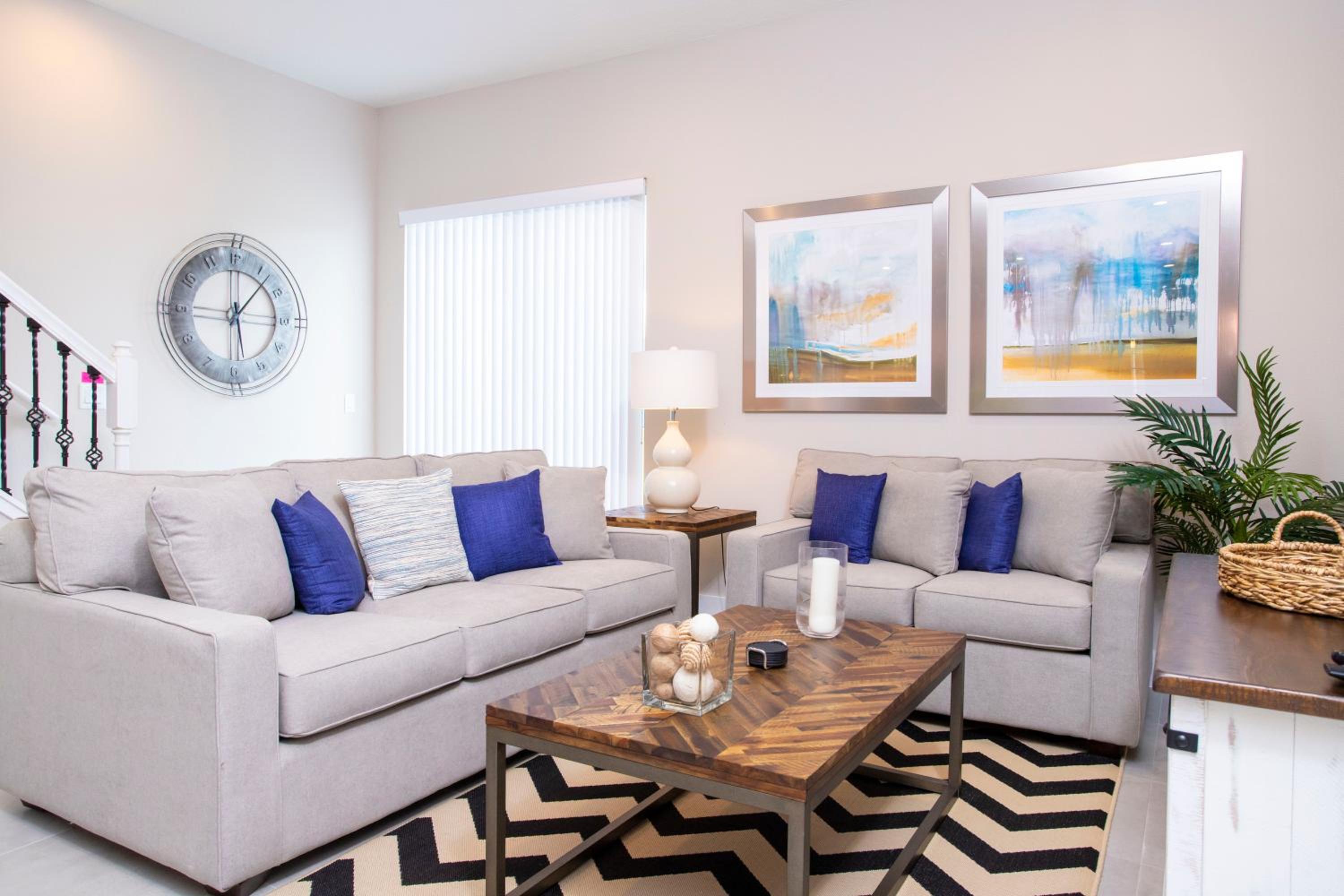 Gorgeous 4 Bedroom Family Friendly Close to Disney 7573