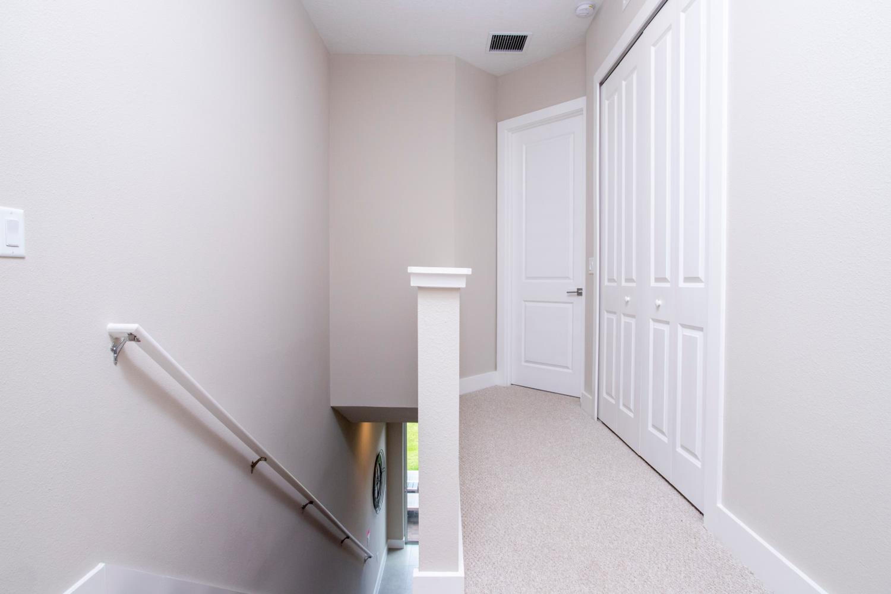 Gorgeous 4 Bedroom Family Friendly Close to Disney 7573