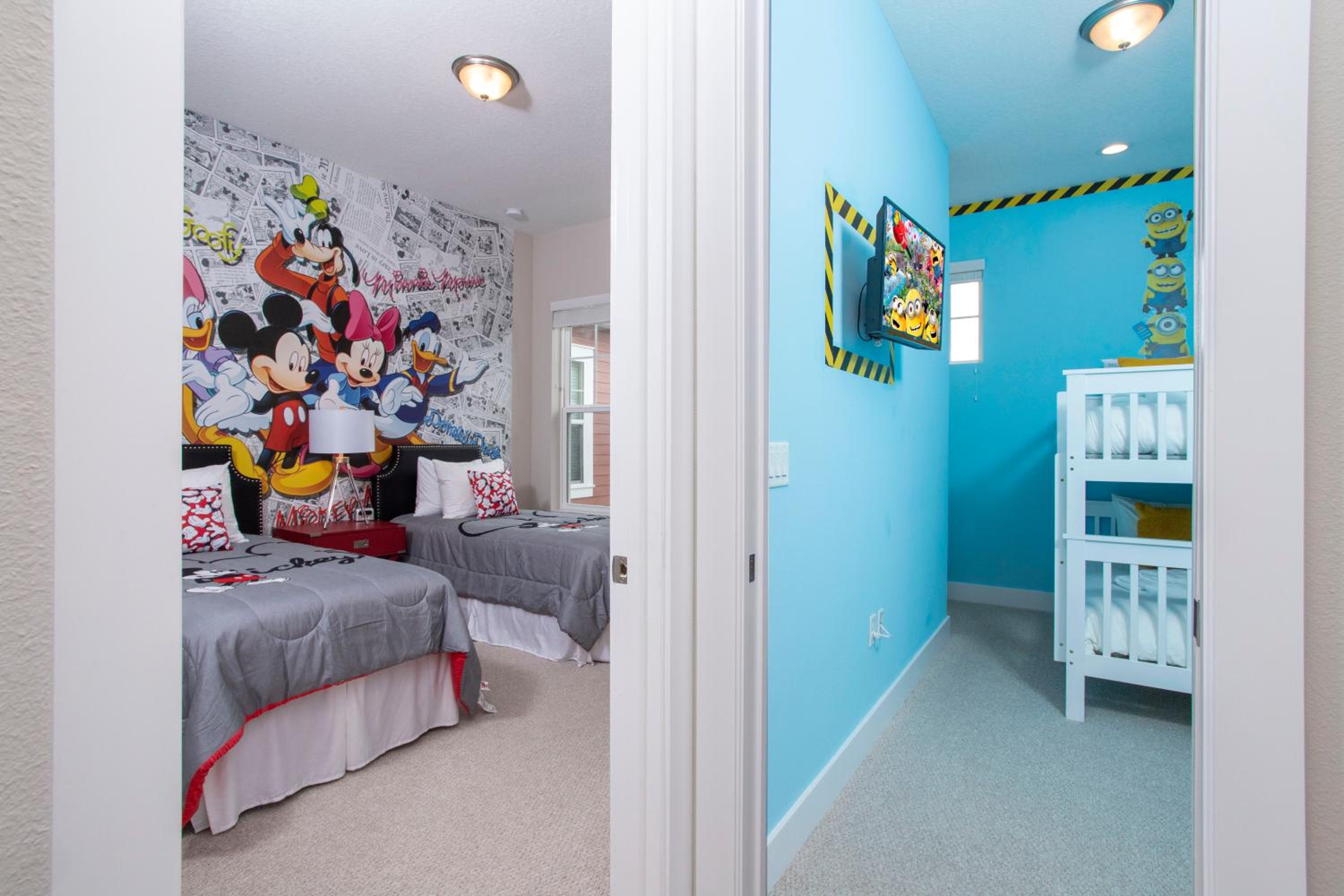 Gorgeous 4 Bedroom Family Friendly Close to Disney 7573