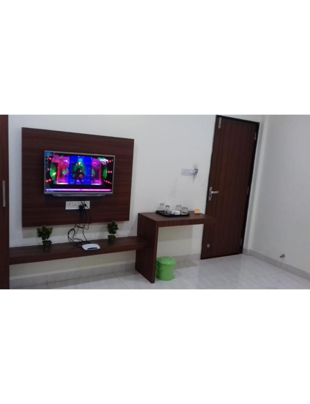 Photo 8