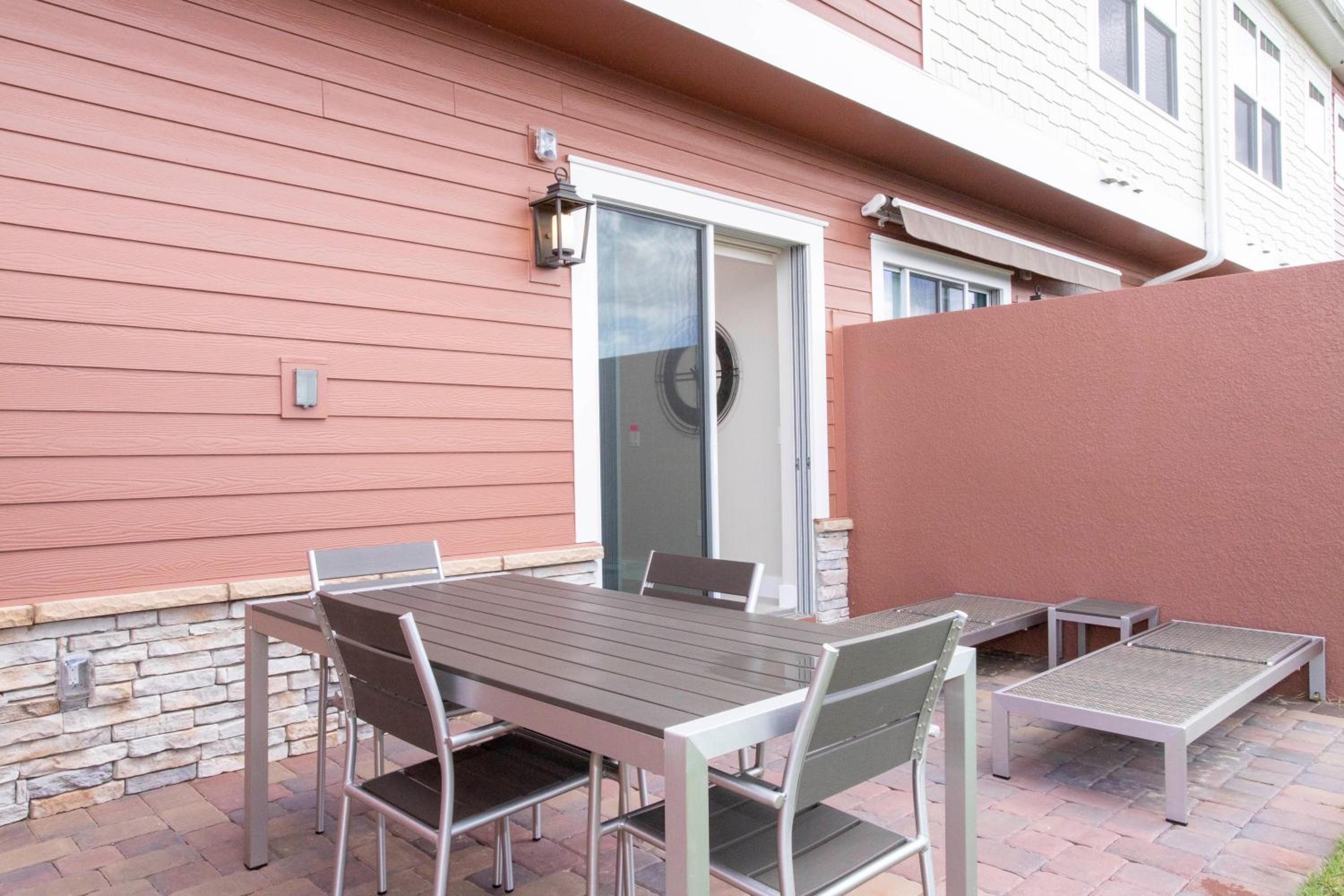 Gorgeous 4 Bedroom Family Friendly Close to Disney 7573